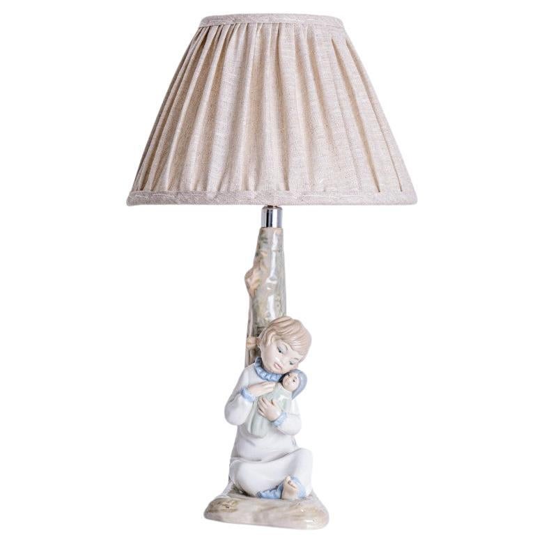 Lampe en porcelaine Lladro Zaphir Fille avec poupée, Espagne 1970