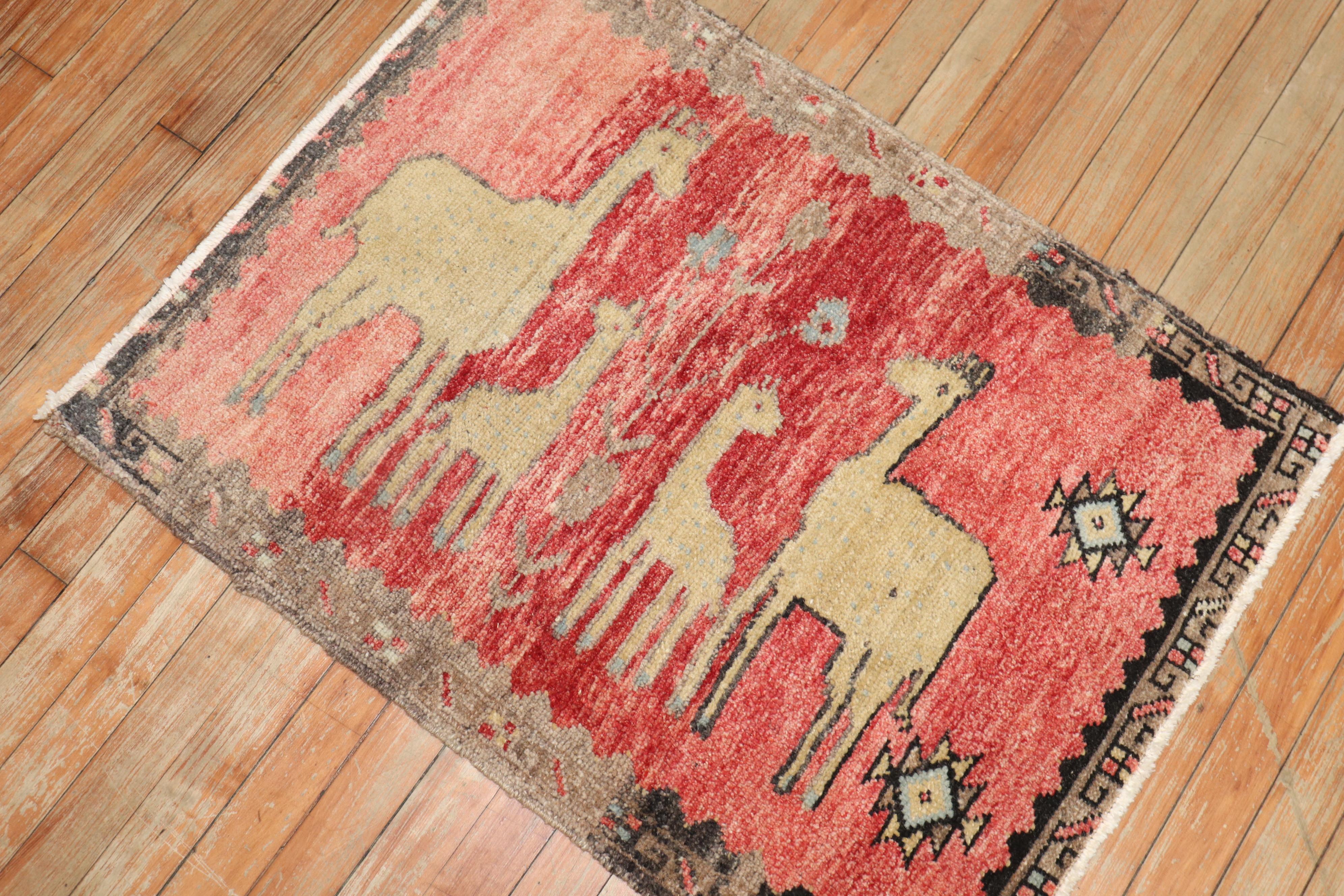 Lama Ziege Mini Türkisch Anatolischer Teppich (Handgewebt) im Angebot