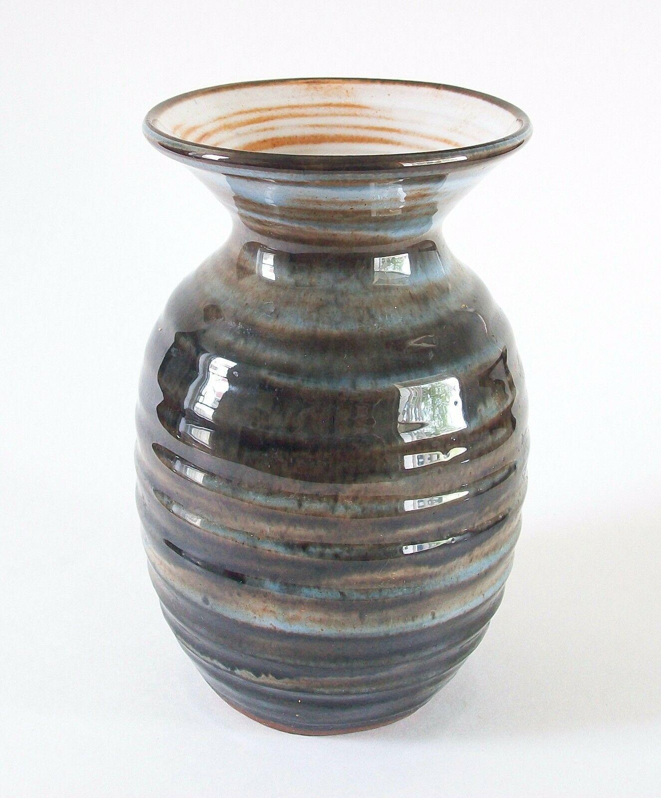 Mid-Century Modern Vase LLANGOLLEN POTTERY - Poterie d'atelier émaillée ancienne - Royaume-Uni - Milieu du XXe siècle en vente
