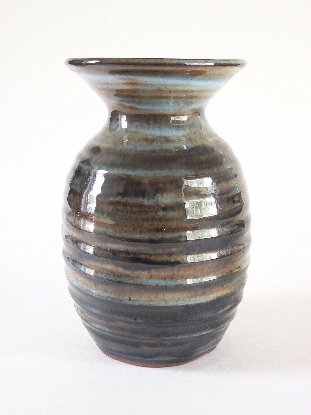 LLANGOLLEN POTTERY - Vaso in Studio Pottery smaltato all'inizio - Regno Unito - Metà del XX secolo in vendita 1
