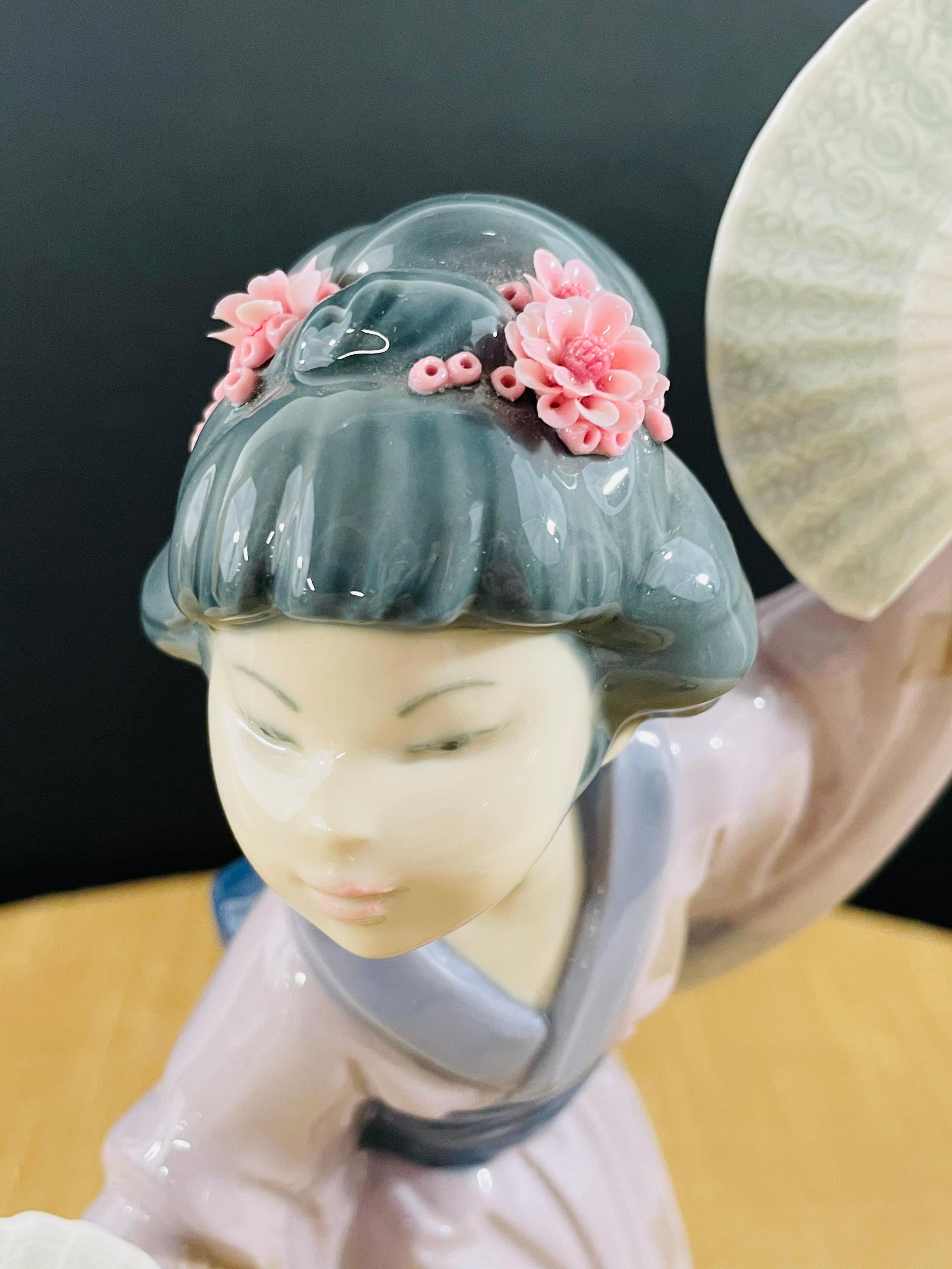 Modern Llardo Madame Butterfly Japanese Geisha Figurine, Signed and Dated For Sale