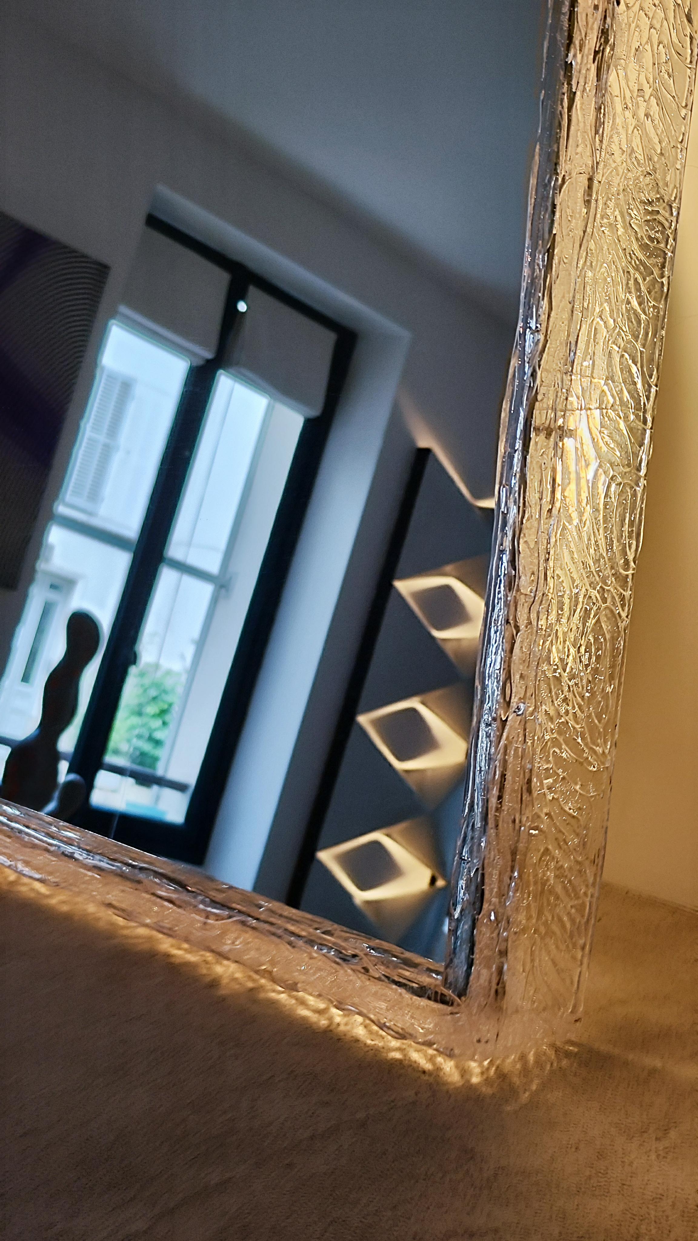 l=Large backlit mirror from the 70s in lucite and resin. France - Brutalist 1970 For Sale 1