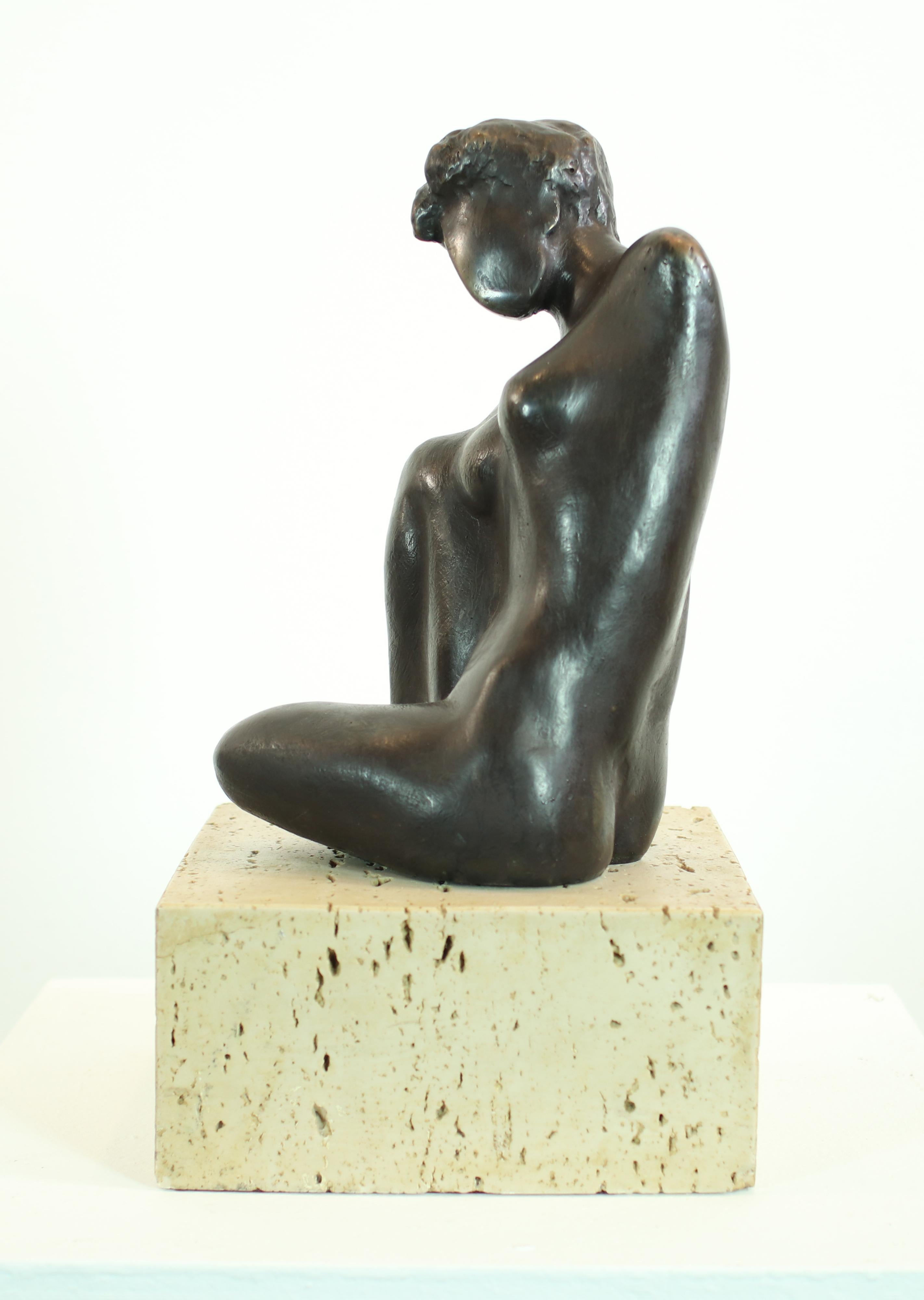 LLongueras   Donna accovacciata  Scultura in bronzo - Figurative Sculpture Oro di LLONGUERAS, LLUIS
