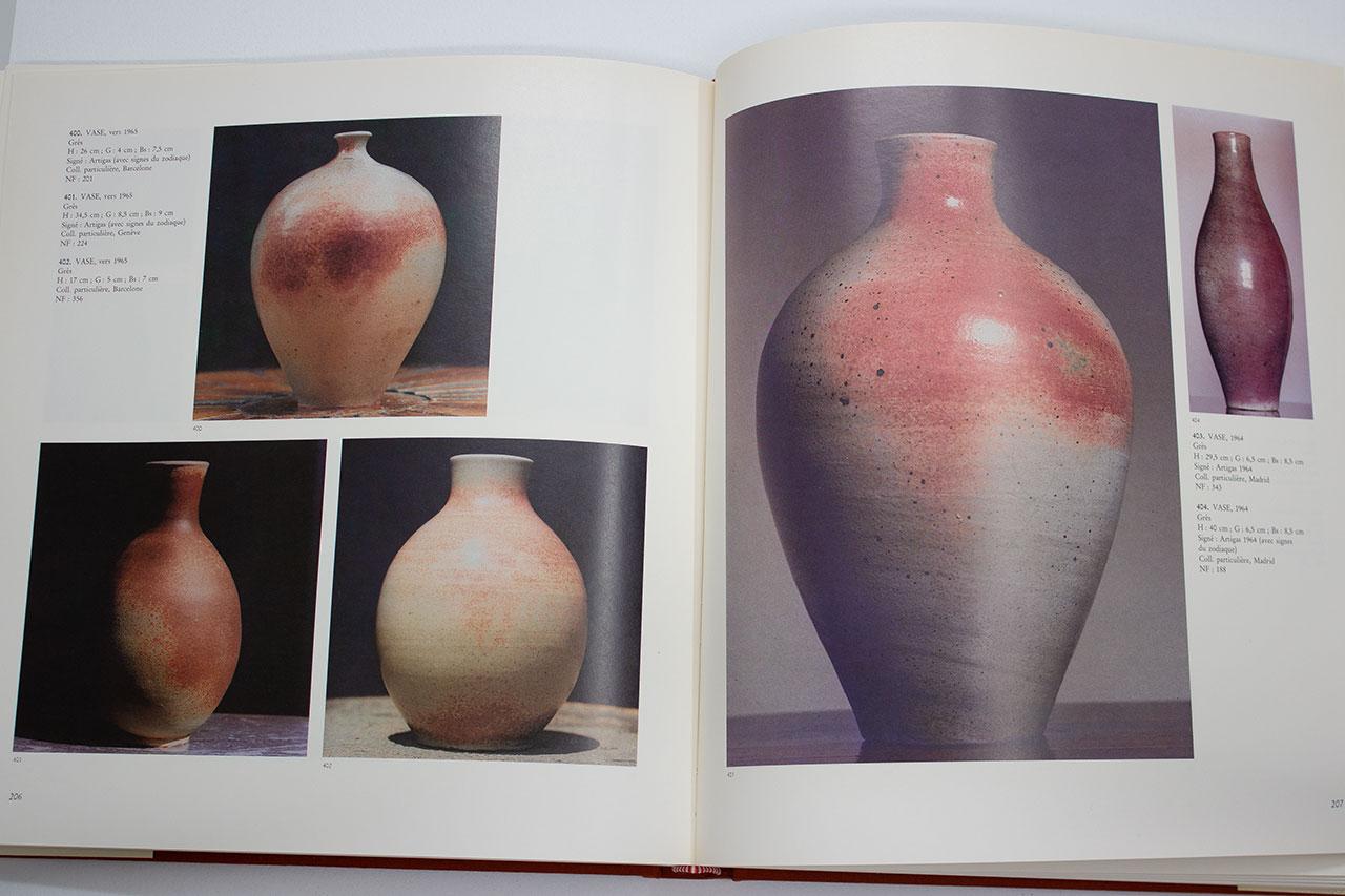 Llorens Artigas Ceramist Catalogue Raisonné Art Book In Good Condition For Sale In Stockholm, Stockholms län