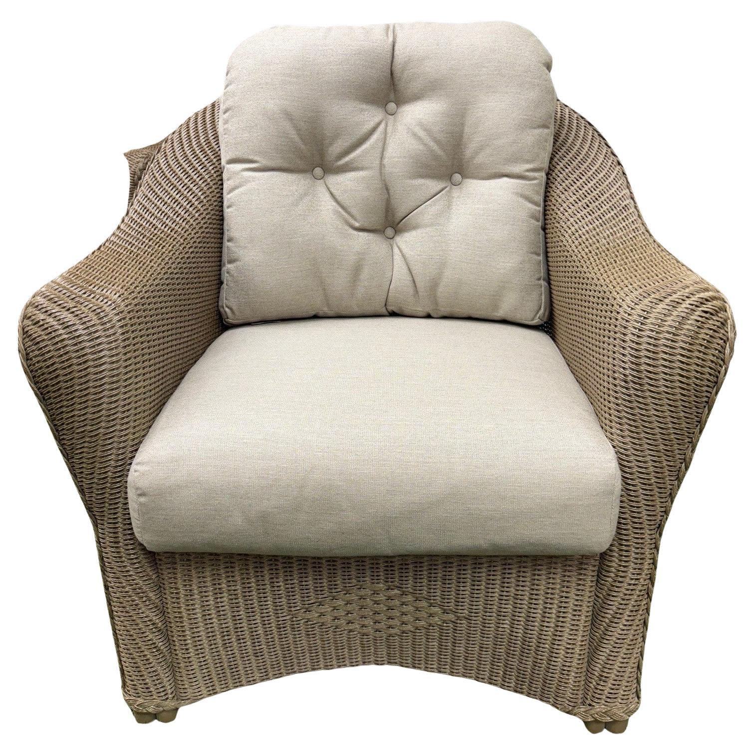 New Lloyd Flanders Reflections Lounge Chair with Sunbrella Cushion