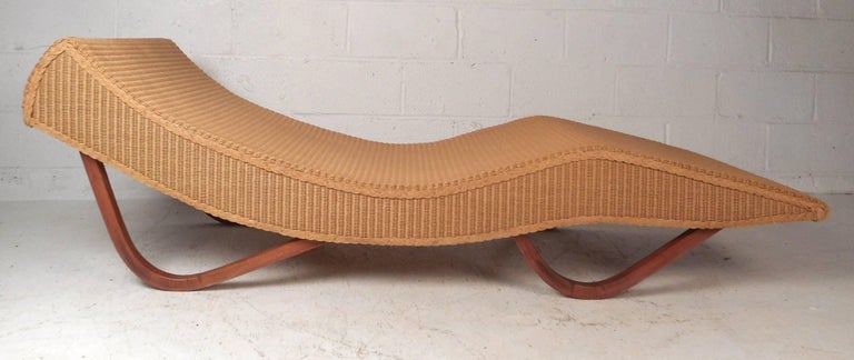Lloyd Loom Italia Wicker Chaise Longue For Sale At 1stdibs