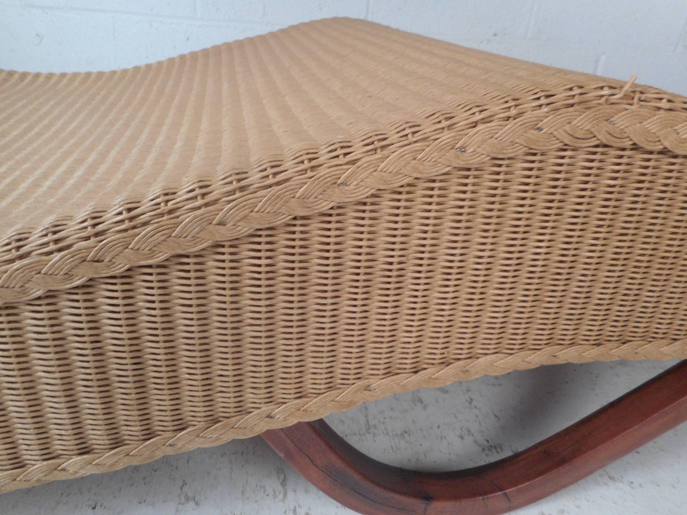 Lloyd Loom Italia Wicker Chaise Longue For Sale at 1stDibs lloyd loom