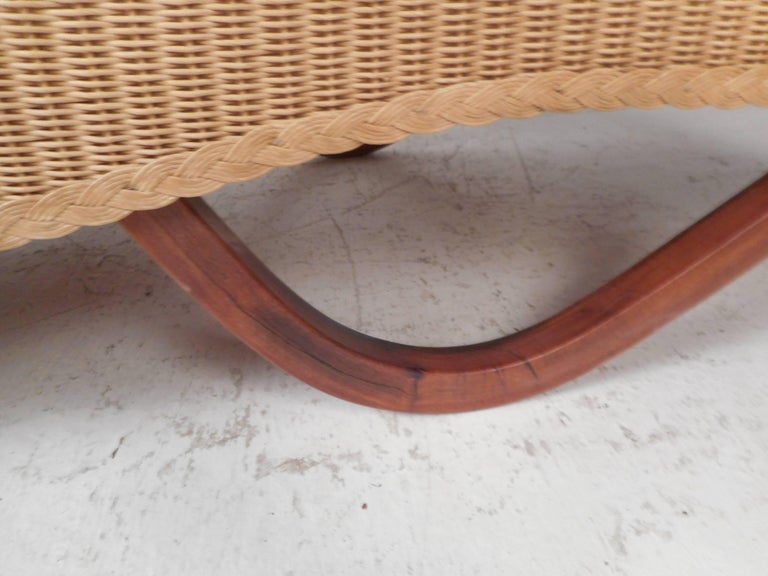 Lloyd Loom Italia Wicker Chaise Longue For Sale At 1stdibs