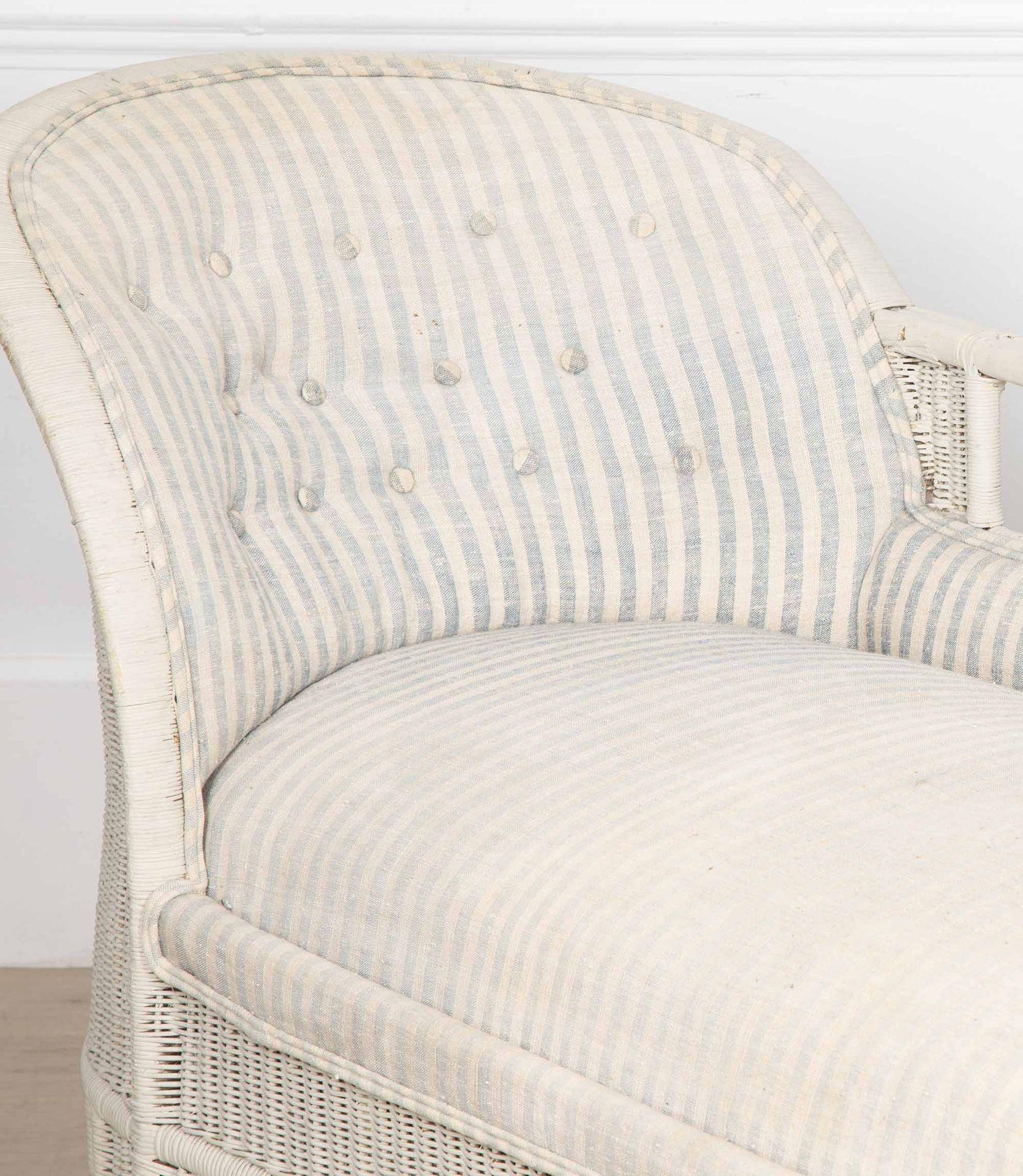 Lloyd Loom Style Upholstered Daybed For Sale 3