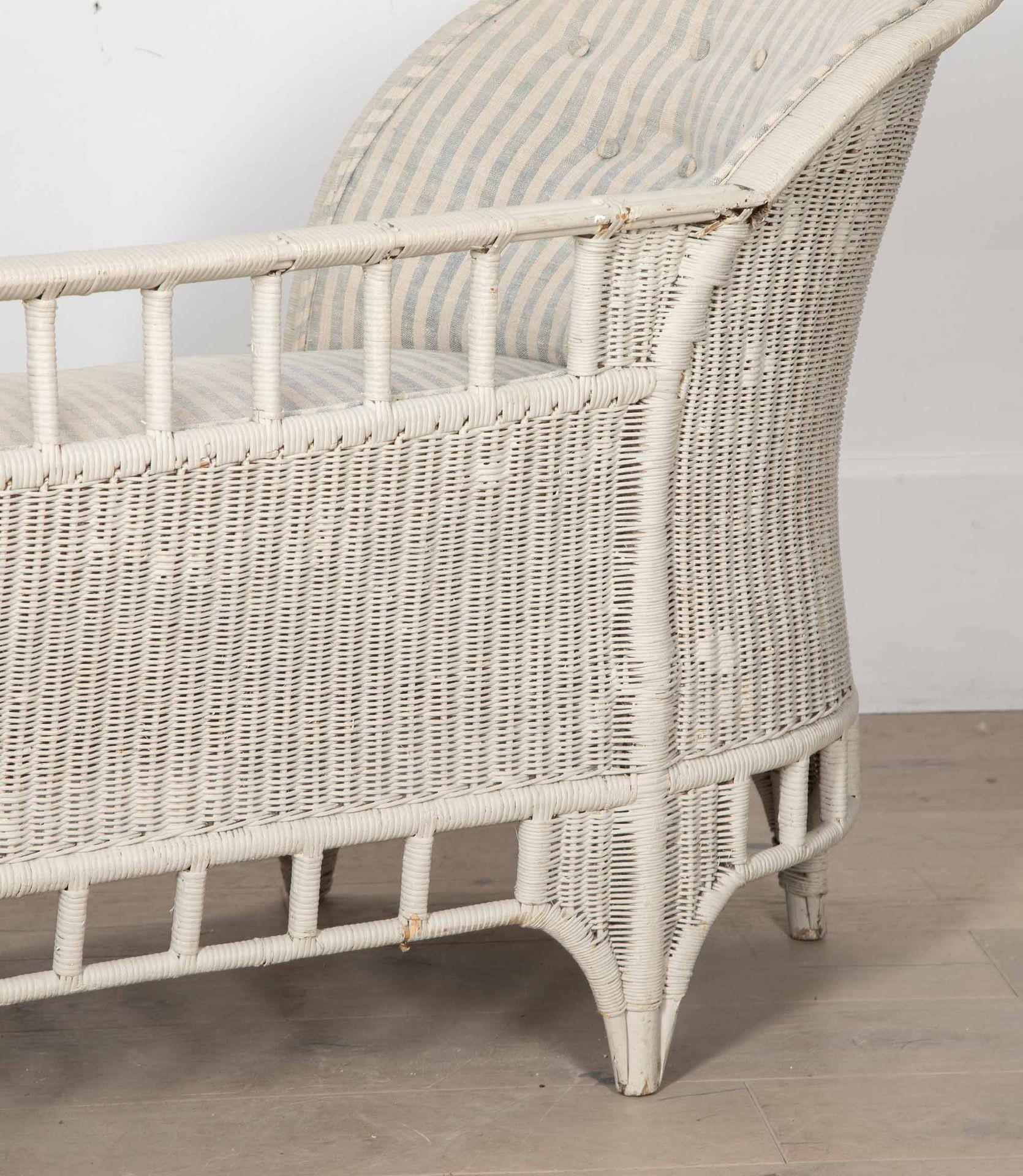Lloyd Loom Style Upholstered Daybed For Sale 4