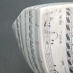 Fuga N (Adele) - 21. Jahrhundert, Zeitgenössisch, Abstrakte Skulptur, Musik, Schrift