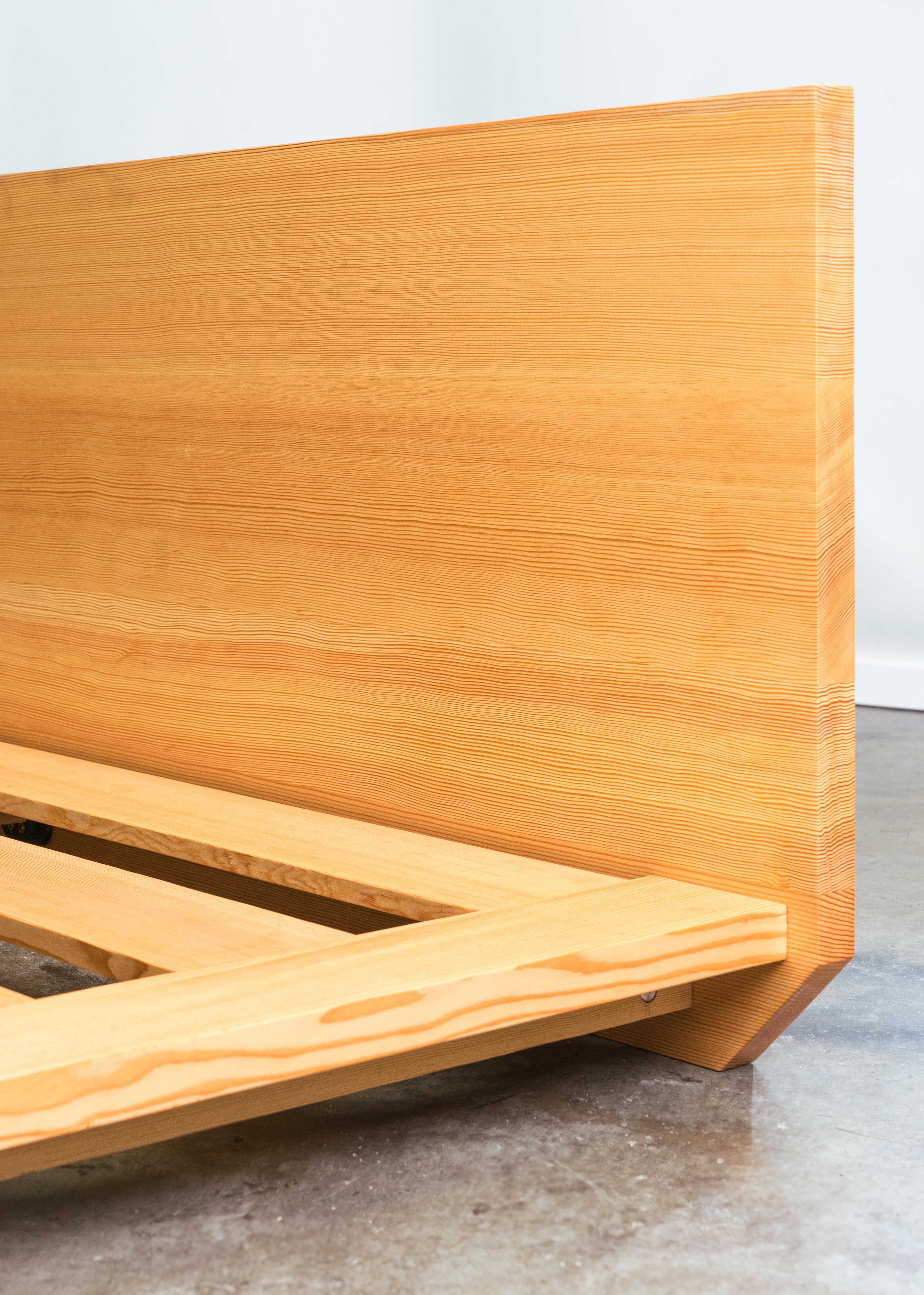 Scandinavo moderno Letto a piattaforma LM in vendita