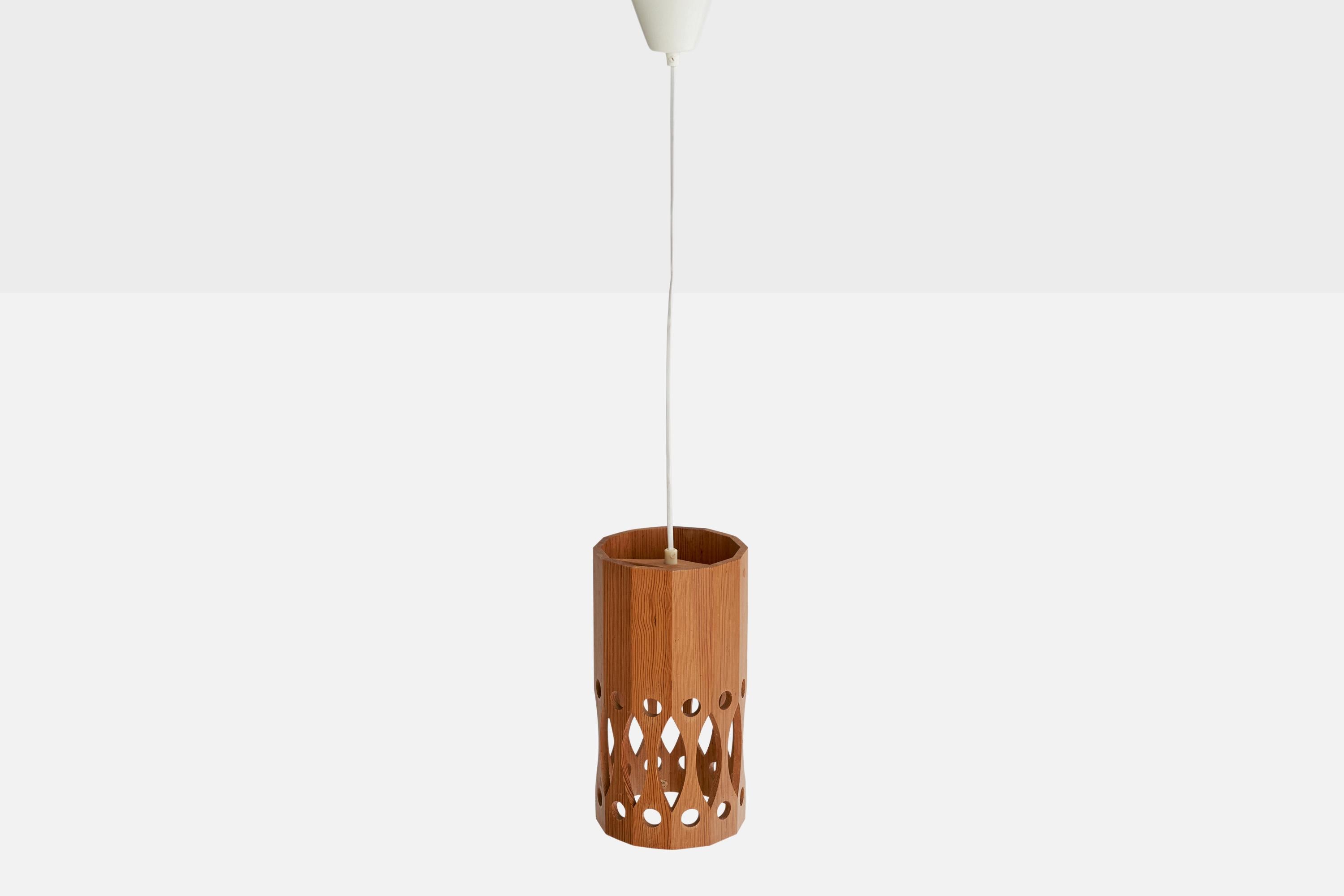 I.L.A. Lampe à suspension Nilsson, pin, Suède, 1970 Bon état - En vente à High Point, NC