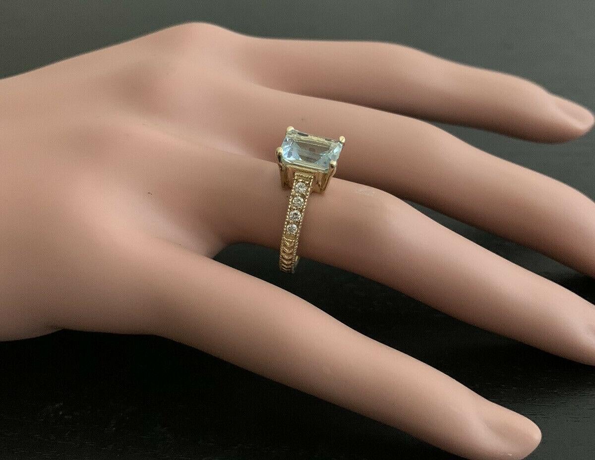 3.20 Carats Impressive Natural Aquamarine and Diamond 14K Yellow Gold Ring For Sale 1
