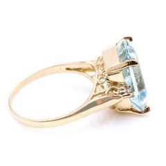 6.58 Carats Impressive Natural Aquamarine and Diamond 14K Yellow Gold Ring