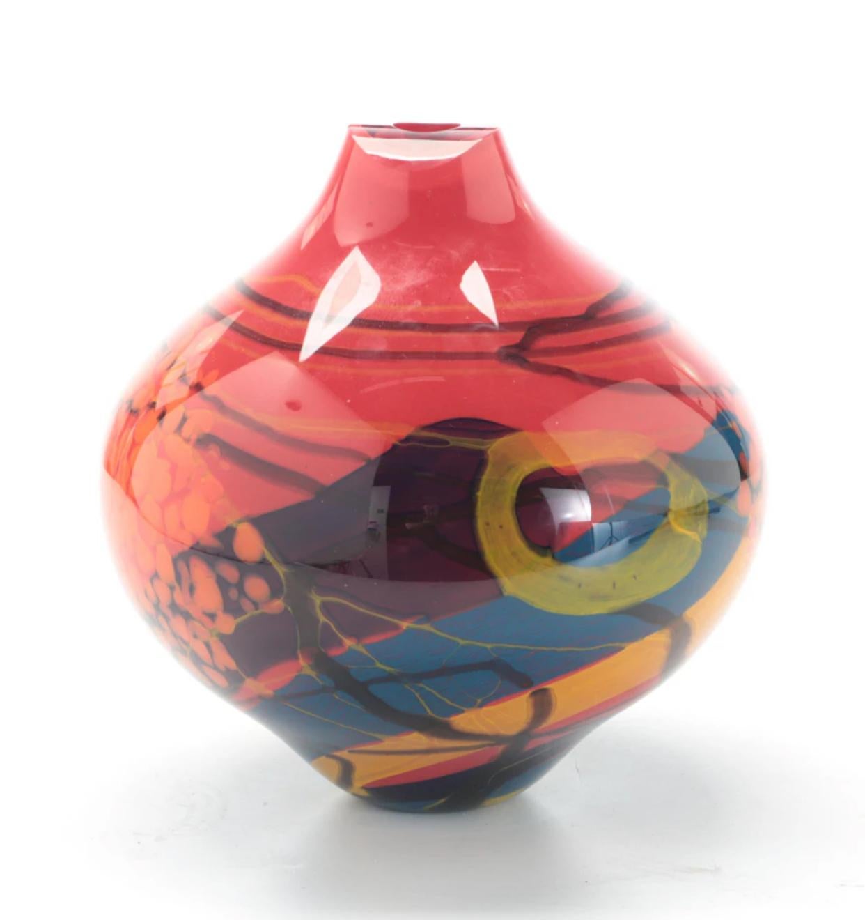 Roumain loan Nemtoi (romain, né en 1964), vase et vitrine en verre d'art soufflé à la main en vente