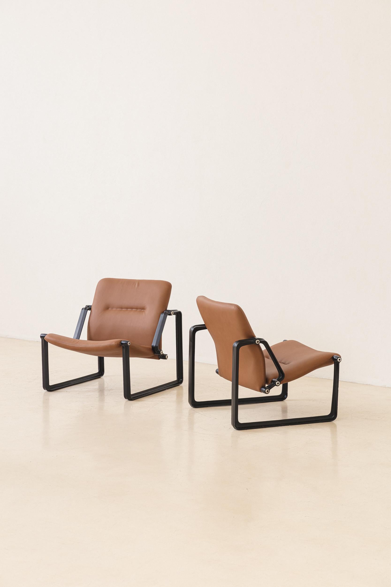 Lobby Armchair by Jorge Zalszupin, L'atelier, MidCentury, Brazil, 1959 In Good Condition For Sale In New York, NY