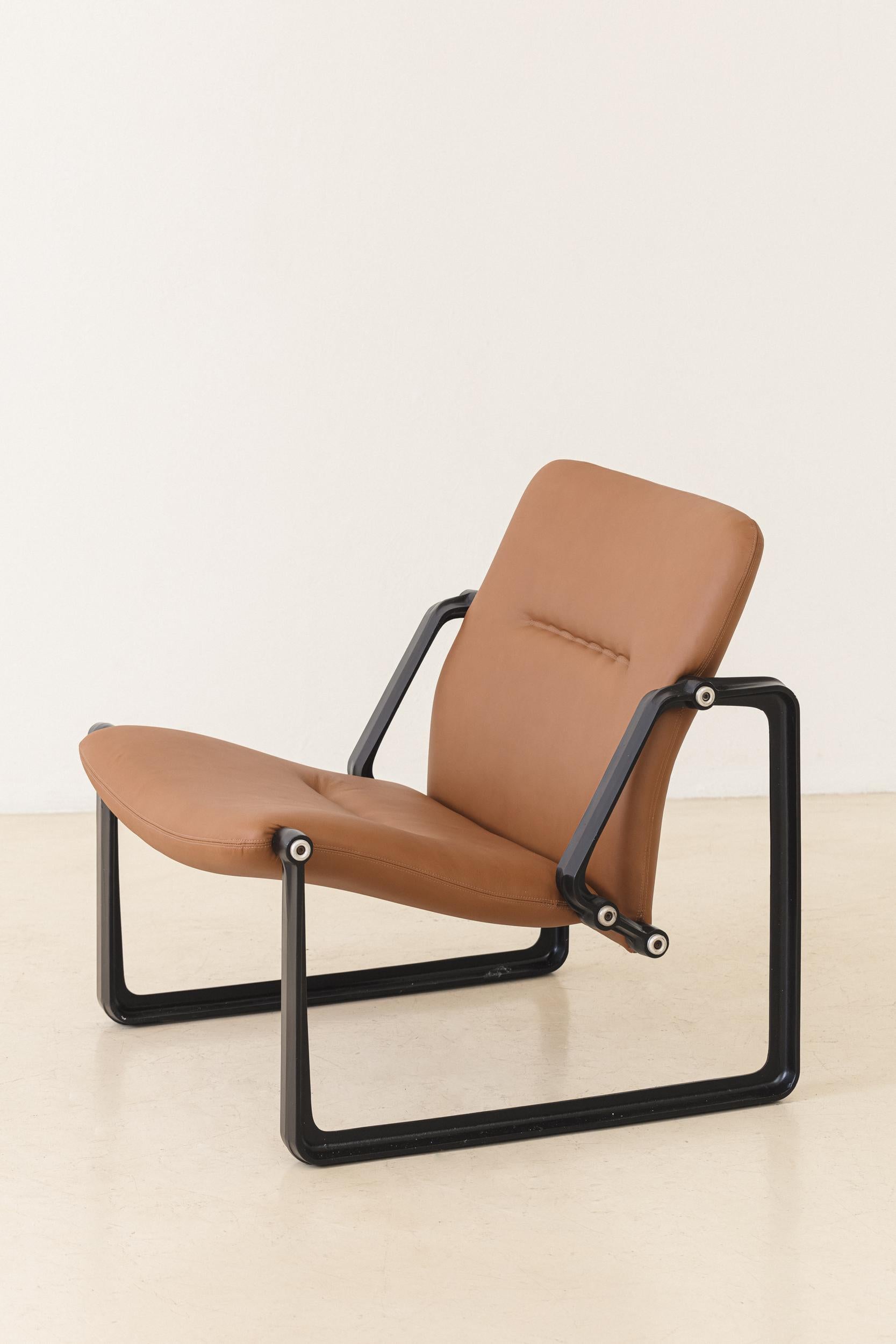 Leather Lobby Armchair by Jorge Zalszupin, L'atelier, MidCentury, Brazil, 1959 For Sale