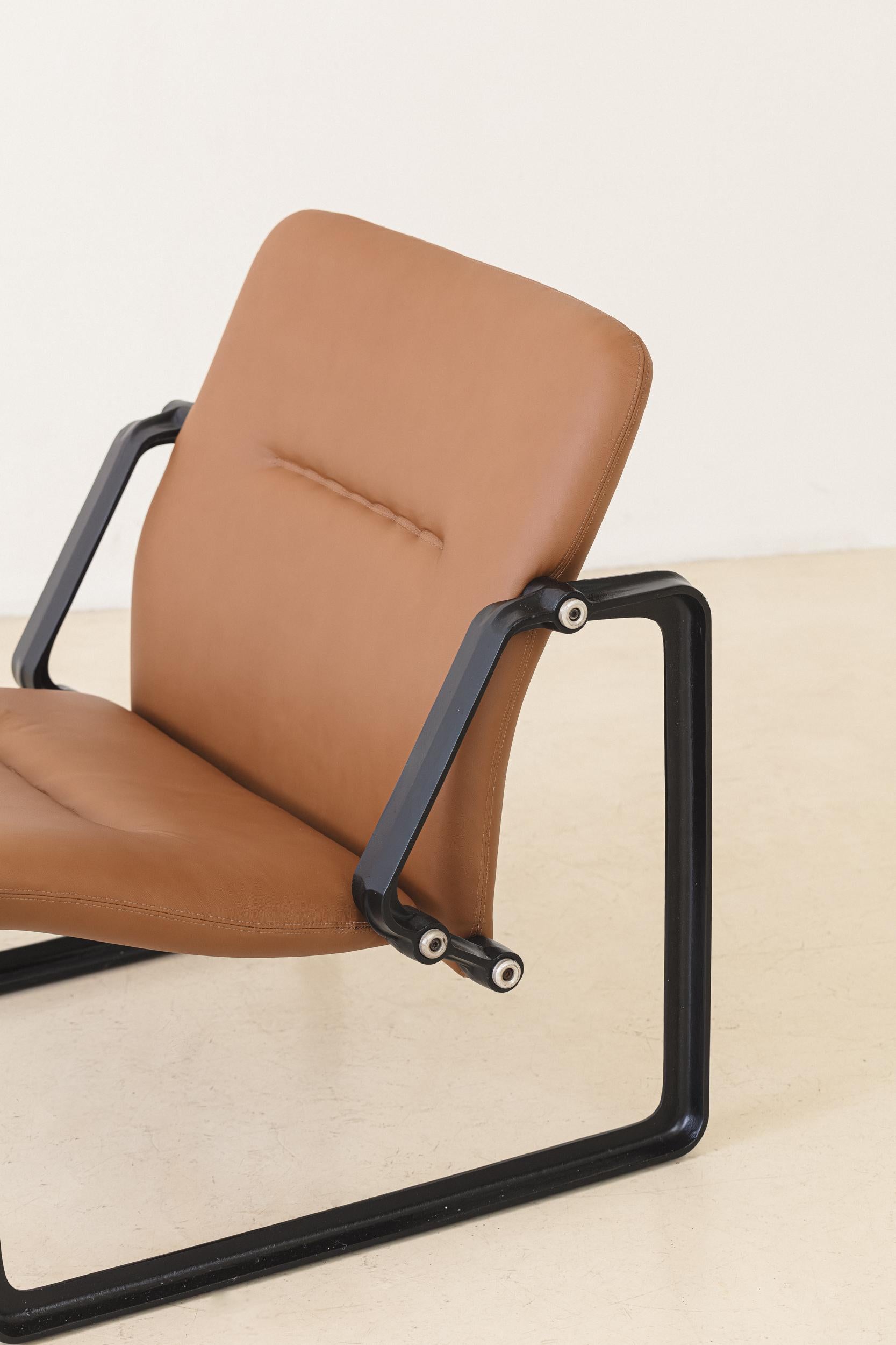 Lobby Armchair by Jorge Zalszupin, L'atelier, MidCentury, Brazil, 1959 For Sale 1