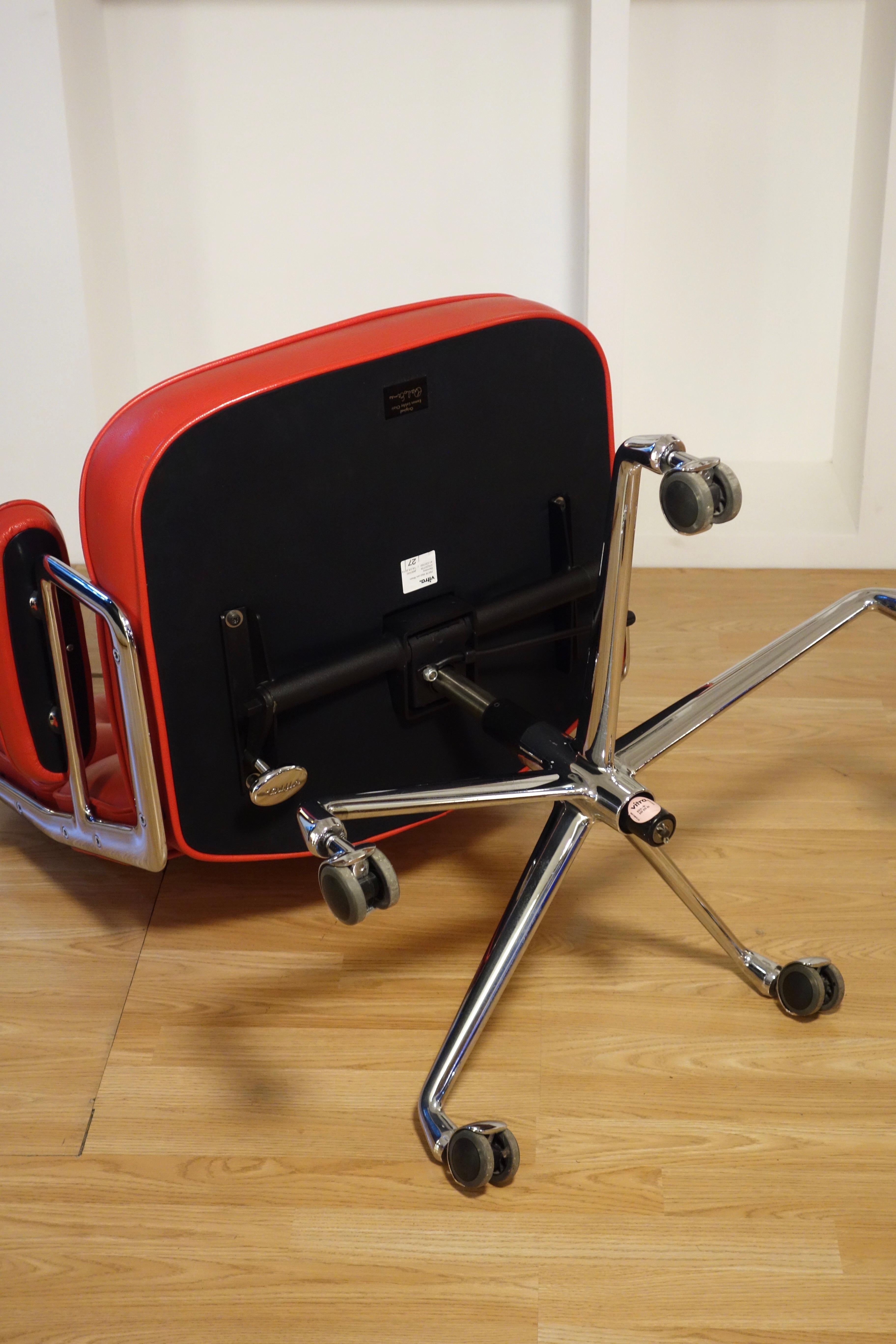 European Lobby Chair ES104 Office Armchair by Charles and Ray Eames for Vitra 2014