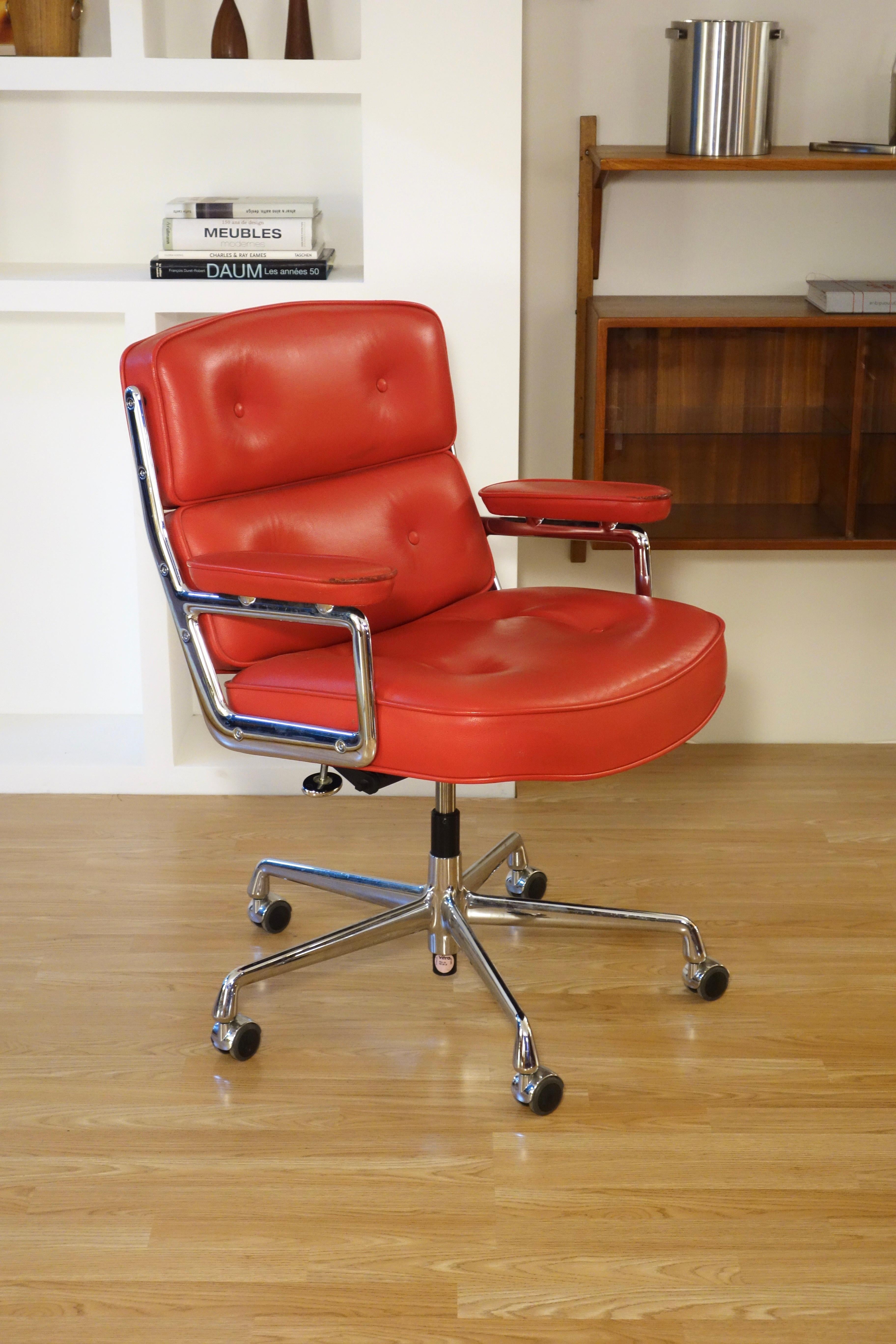 Lobby Chair ES104 Office Armchair by Charles and Ray Eames for Vitra 2014 In Good Condition In VILLEURBANNE, FR