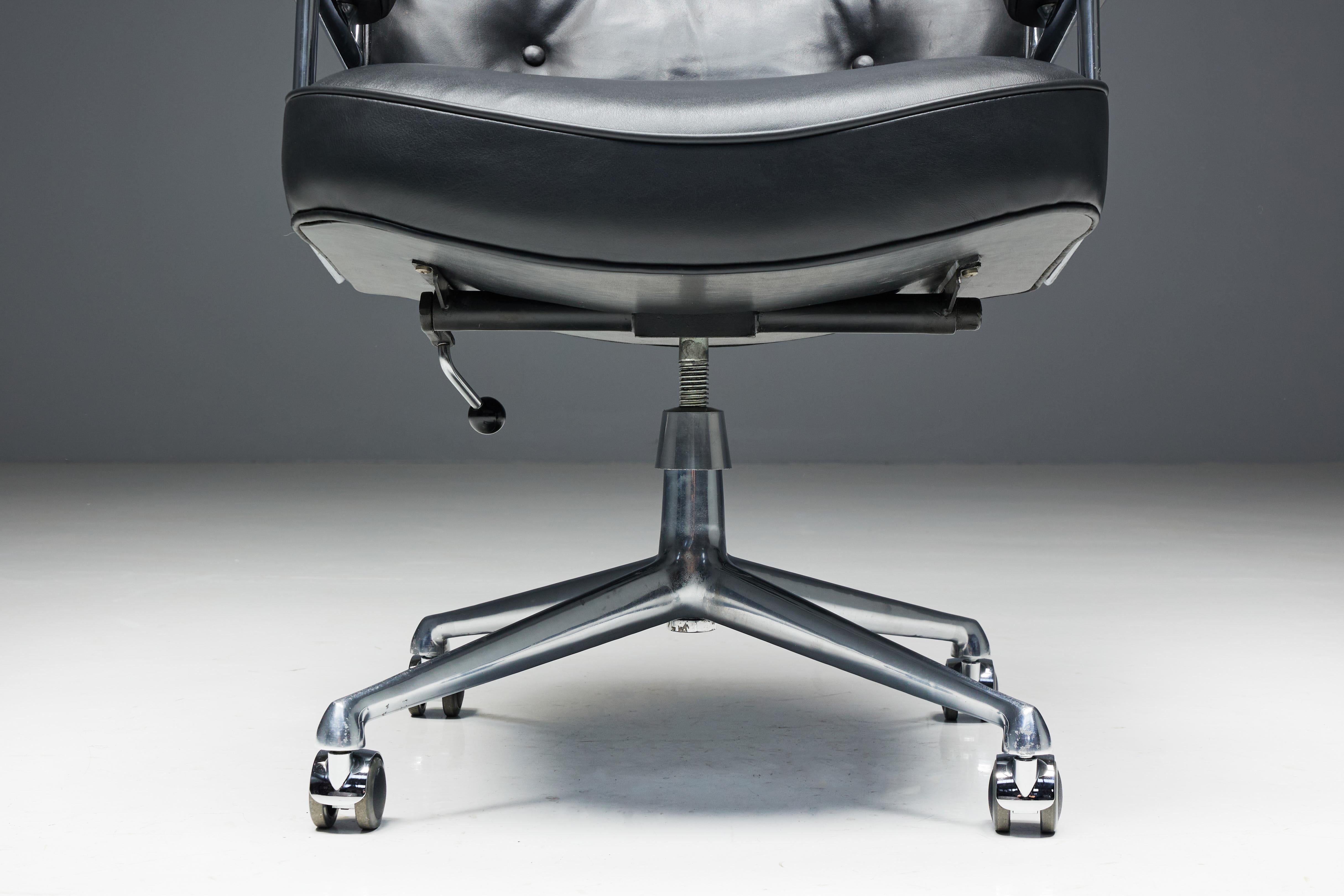 Mid-Century Modern Lobby Desk Chair ES104 by Charles & Ray Eames for Herman Miller, USA, 1960s For Sale