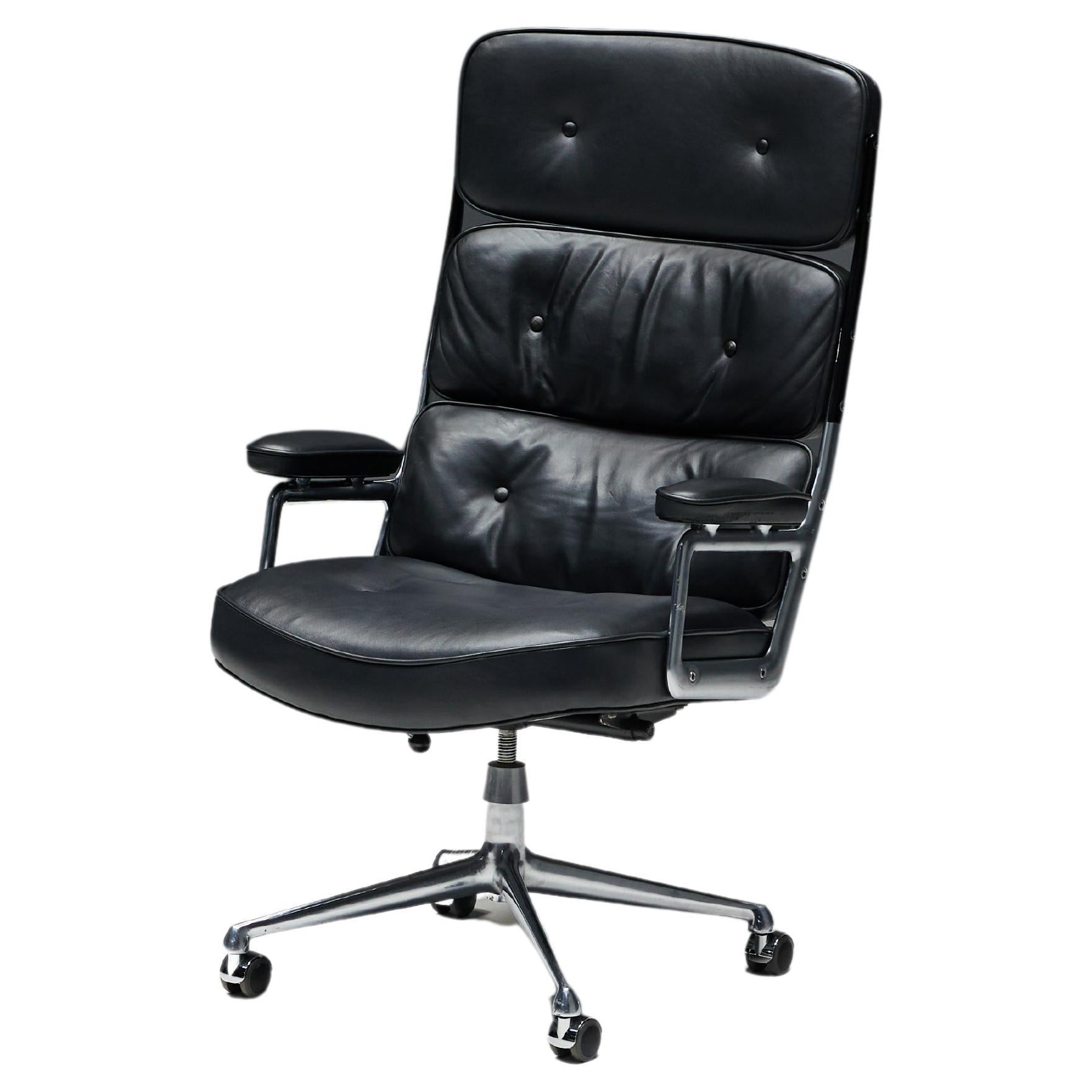 What is lobby chair?