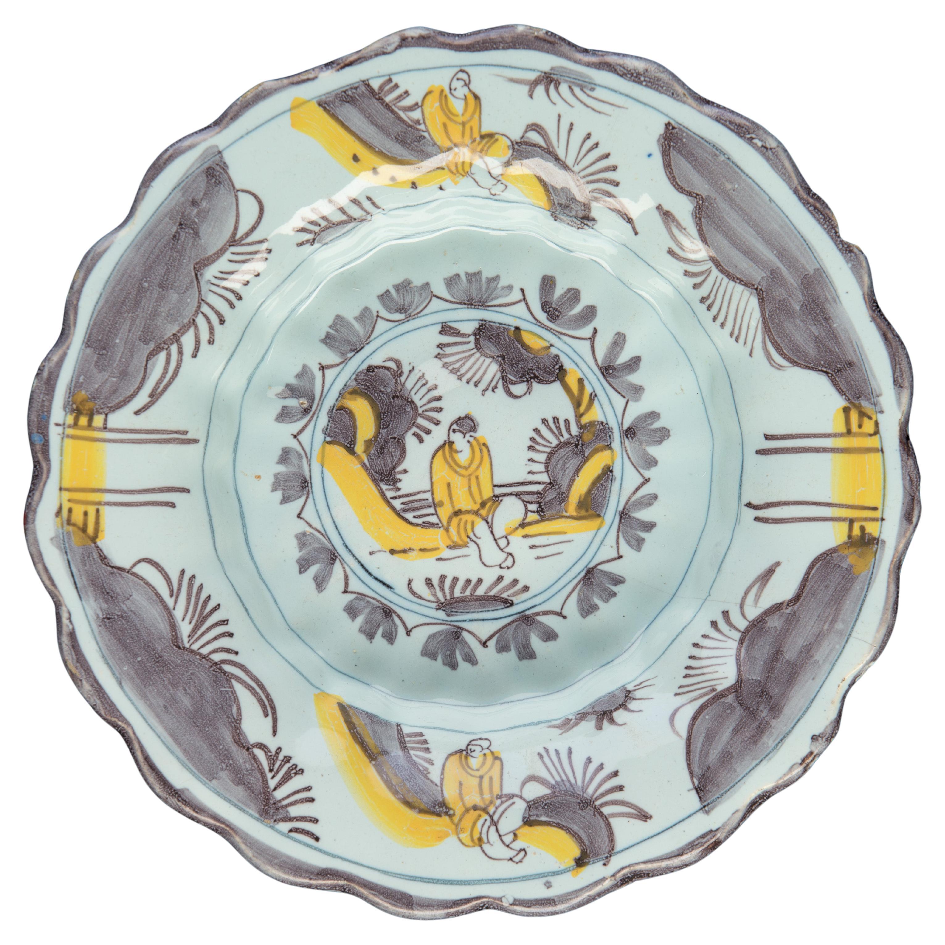Lobed Dish with Purple and Yellow Chinoiserie Landscape Delft, 1680-1700 For Sale