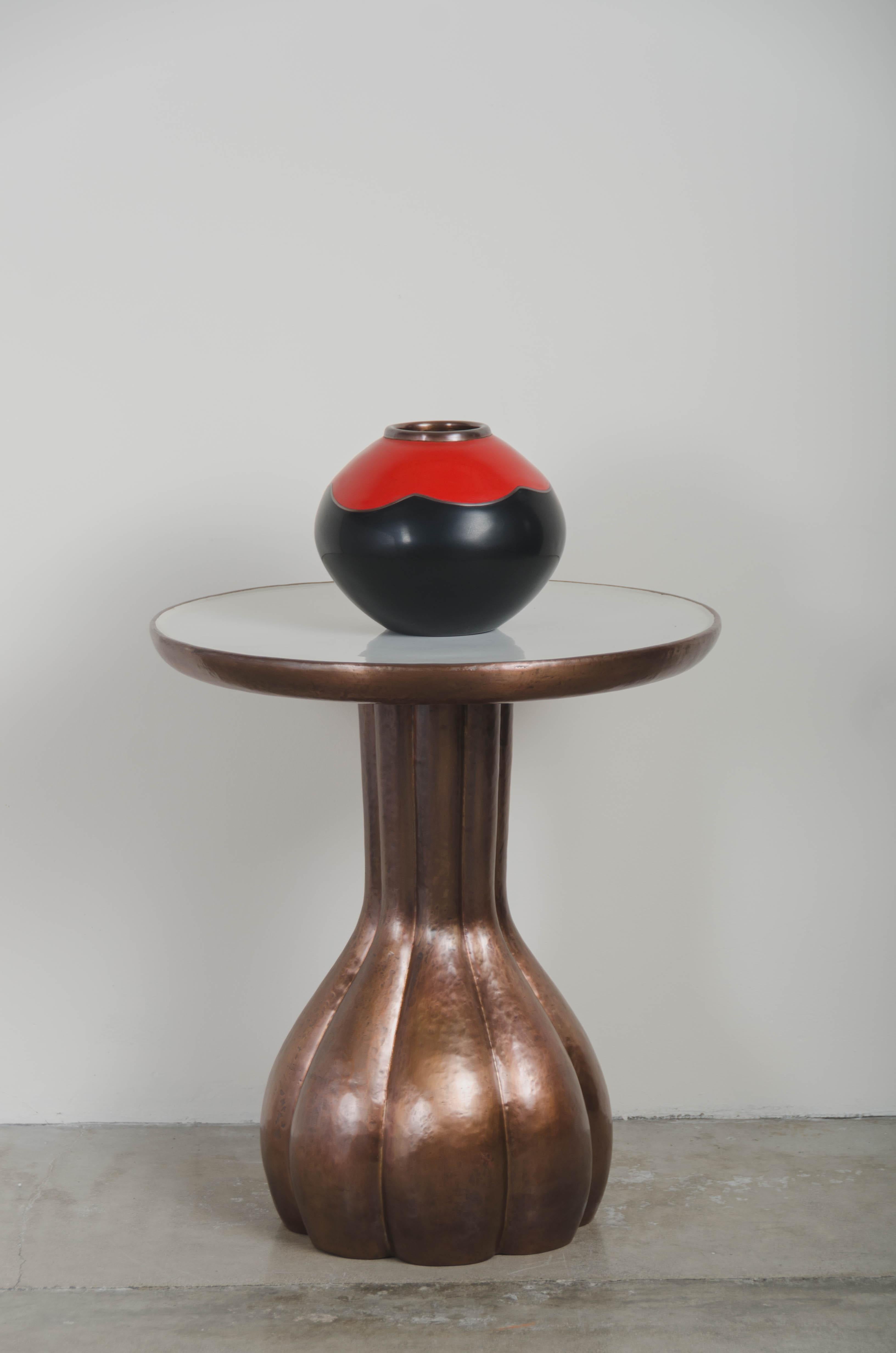 Contemporary Lobed Le Verre Table - Cream Lacquer and Copper by Robert Kuo, Limited Edition For Sale