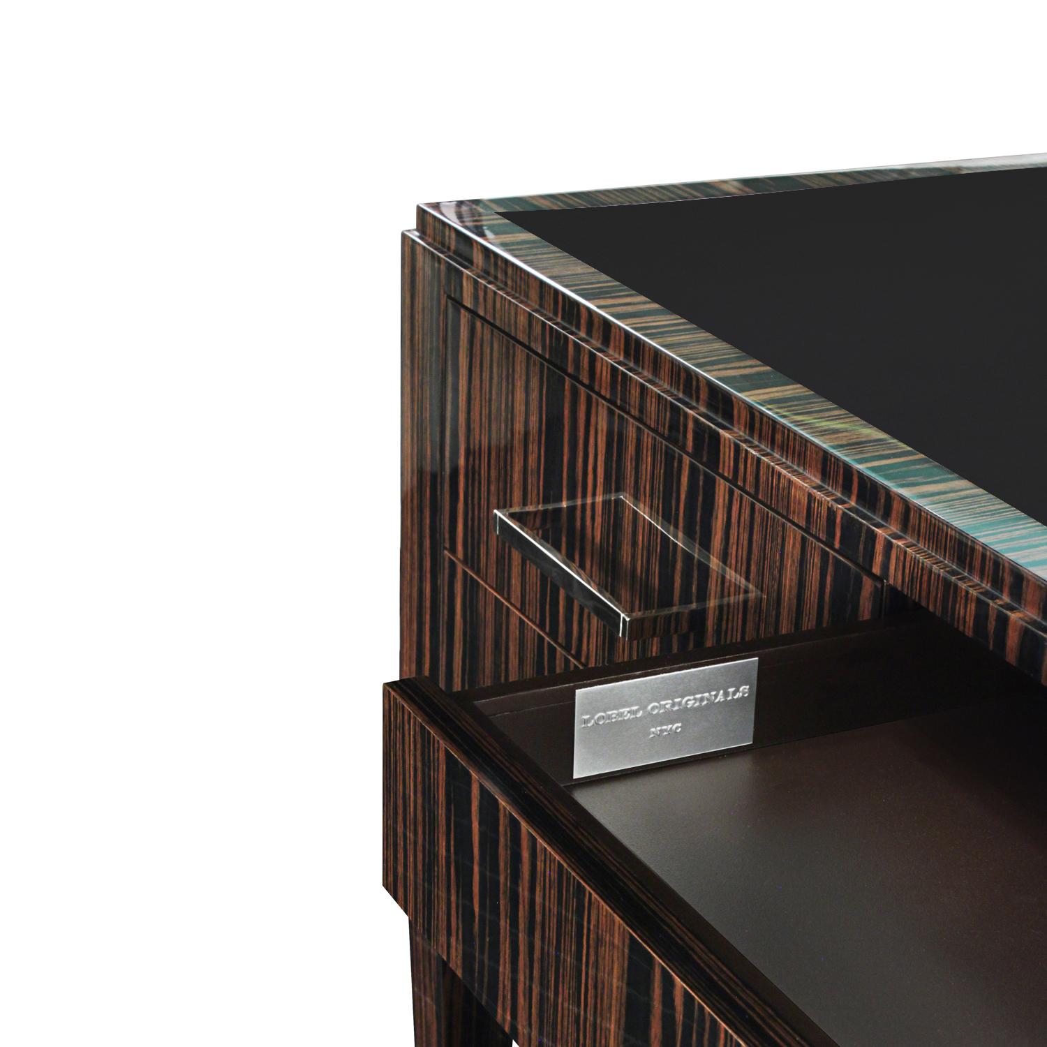 Lobel Originals Schreibtisch aus Makassar-Ebenholz mit Lederplatte, auf Bestellung gefertigt im Zustand „Neu“ im Angebot in New York, NY