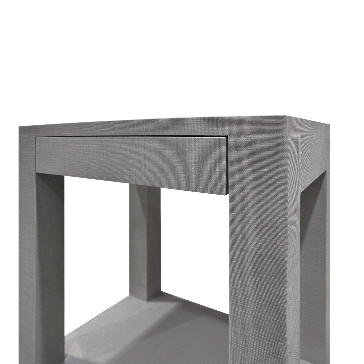 Mesillas de noche Lobel Originals Modelo 1020 en Lino Lacado Fabricadas por Encargo en Nuevo estado para la venta en New York, NY