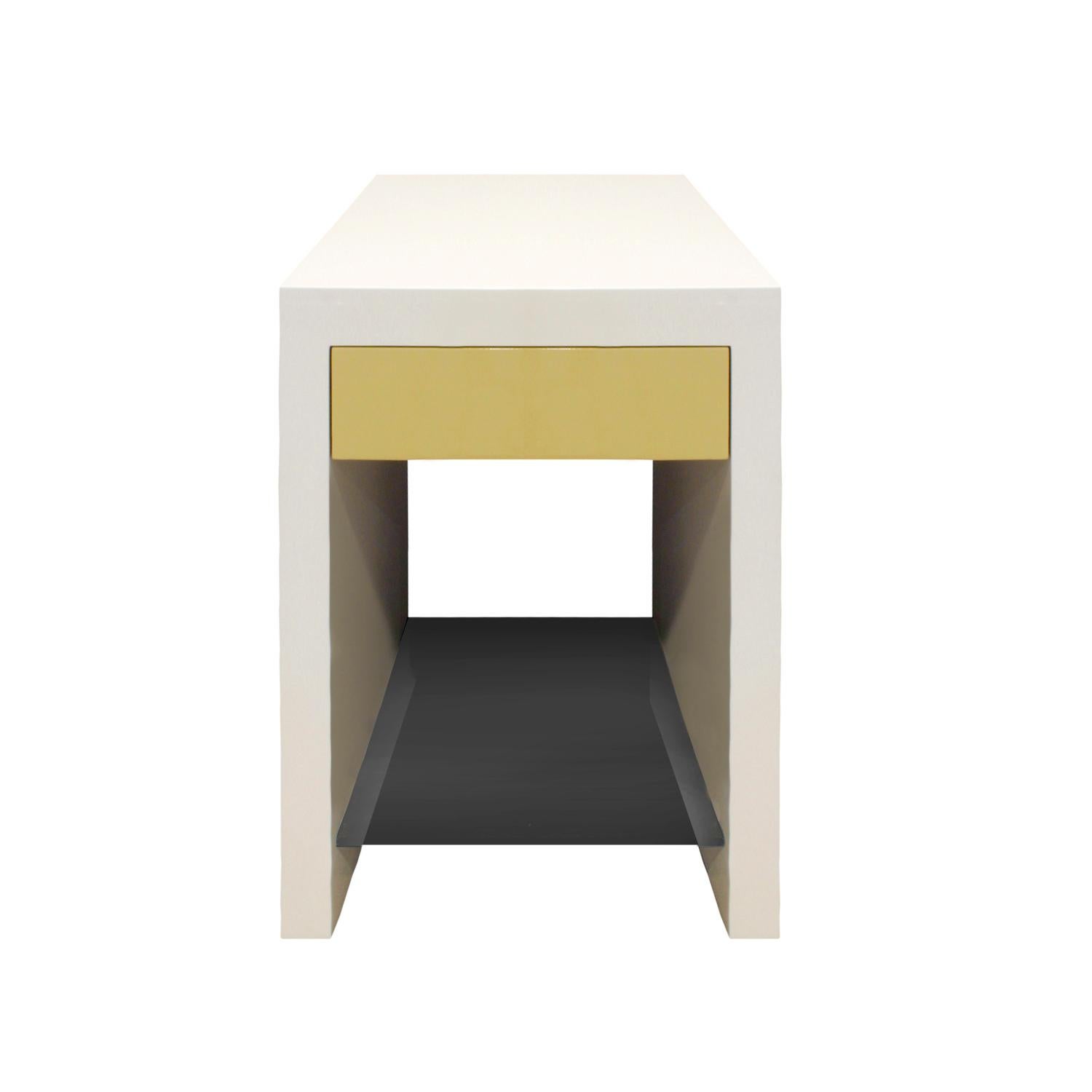 Paire de tables de chevet 