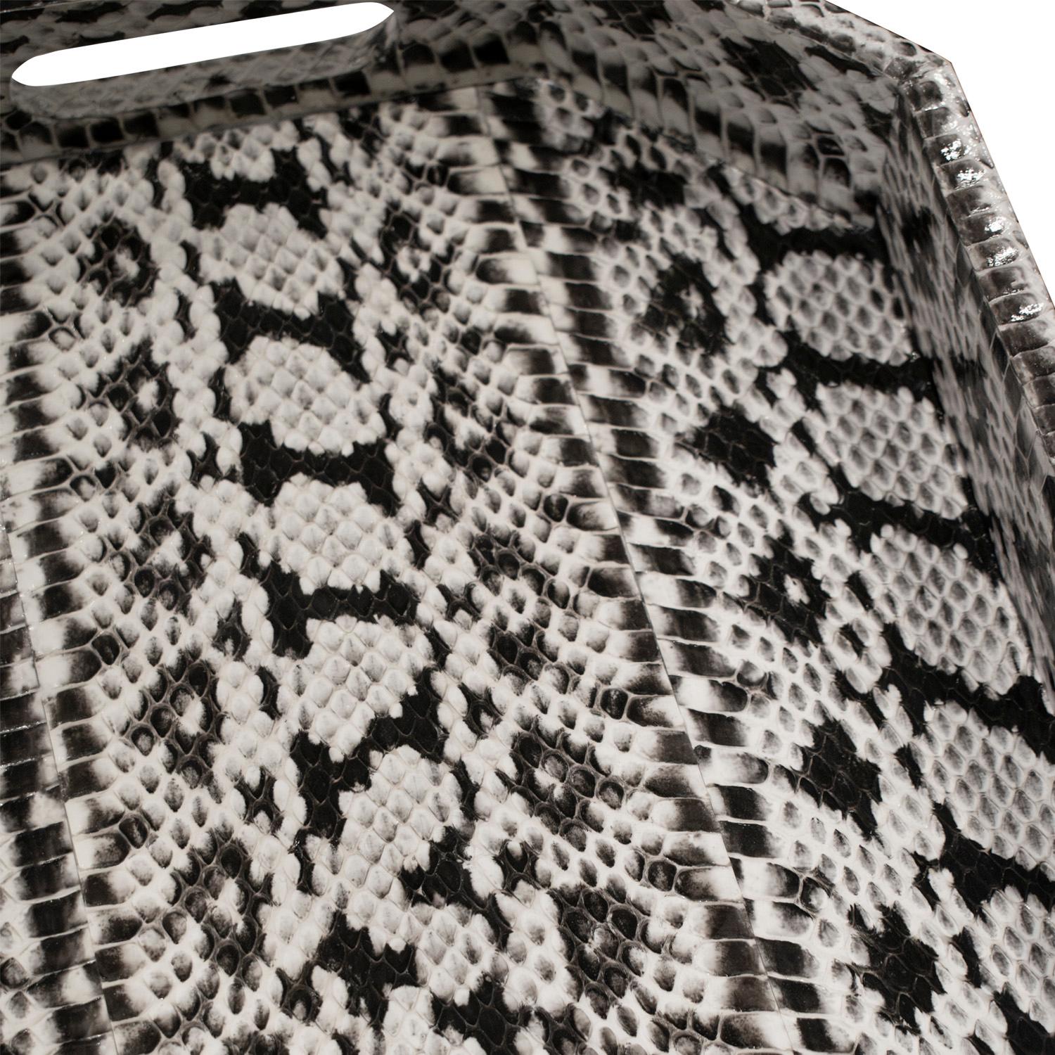 Lobel Originals Pareja de bandejas octogonales en pitón blanco y negro 2024 (Firmadas) en Nuevo estado para la venta en New York, NY