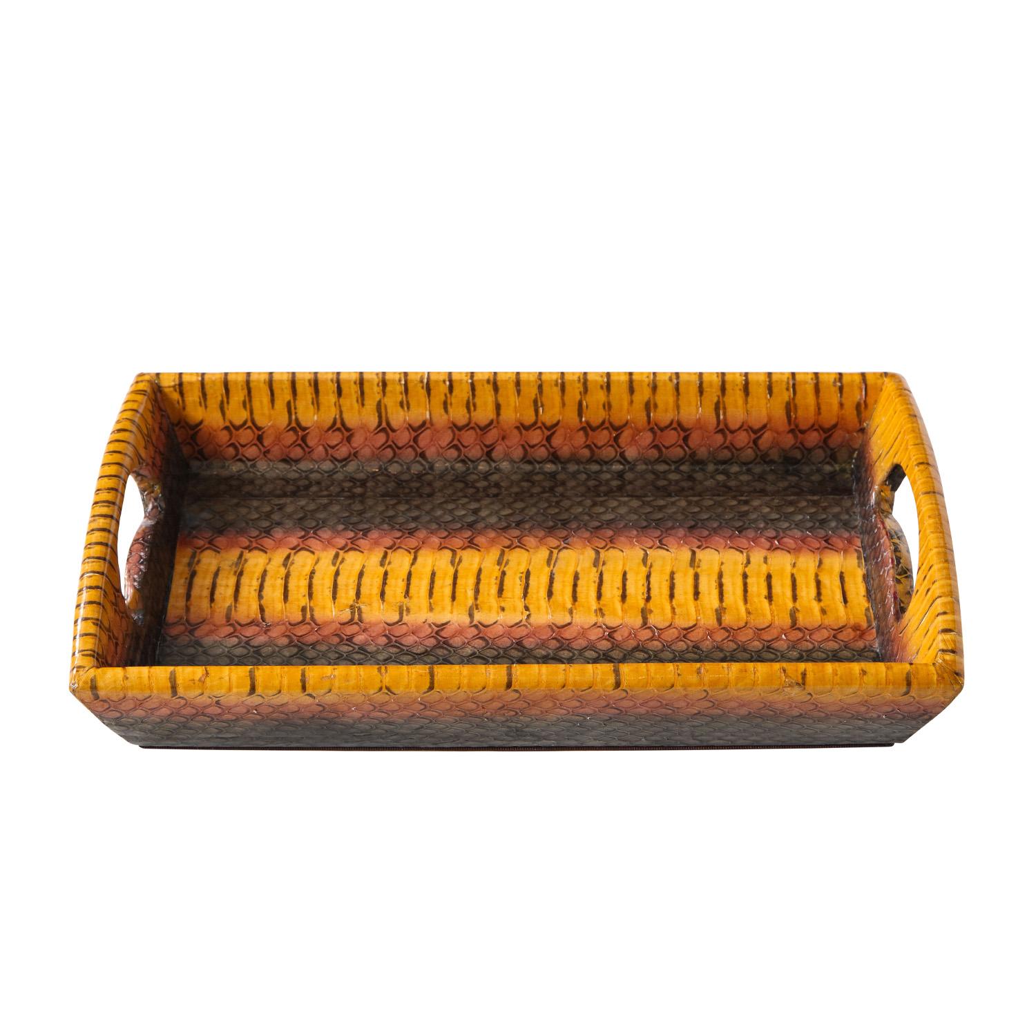 Vassoio nuovo con manici in pitone grigio, prugna e girasole con fondo rivestito in seta moiré prugna di Lobel Originals, americano. Questo accessorio è di ottima fattura e fa parte di un piccolo numero di accessori unici che abbiamo creato.