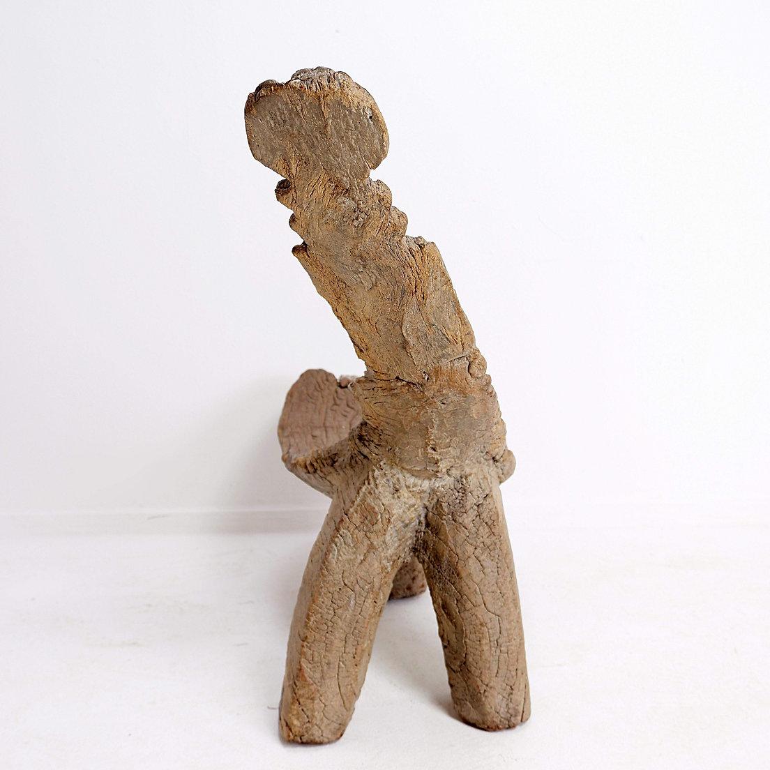 Bois Lobi, tabouret tripode africain en bois du Burkina Faso en vente