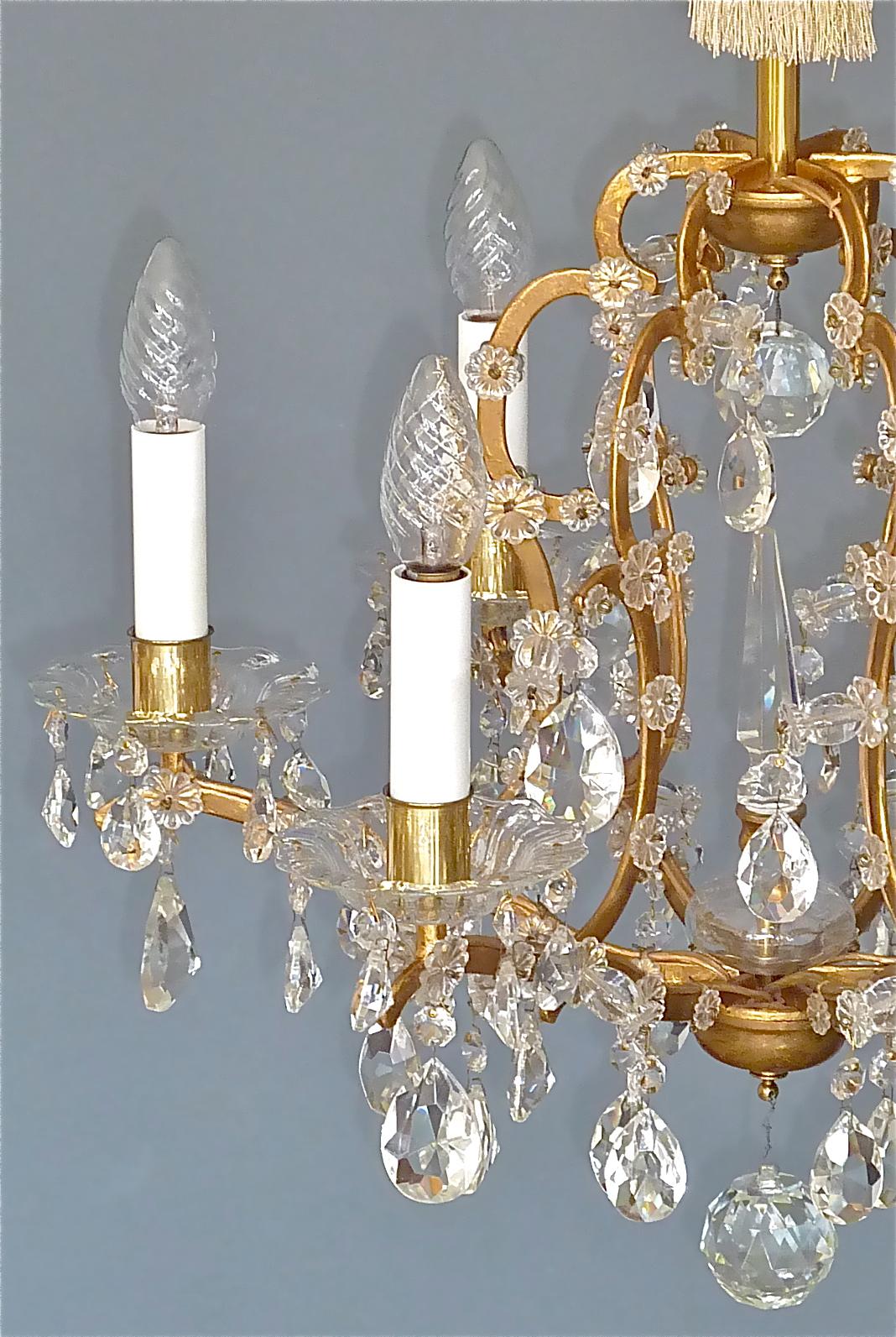 Lobmeyr Maria Theresia Stil Luster 1950er Jahre Vergoldetes Messing Facettiertes Kristallglas im Angebot 4