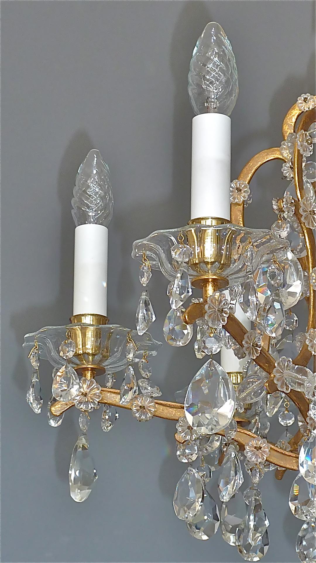 Baroque Lobmeyr Maria Theresia Style Chandelier 1950s Gilt Brass Faceted Crystal Glass For Sale