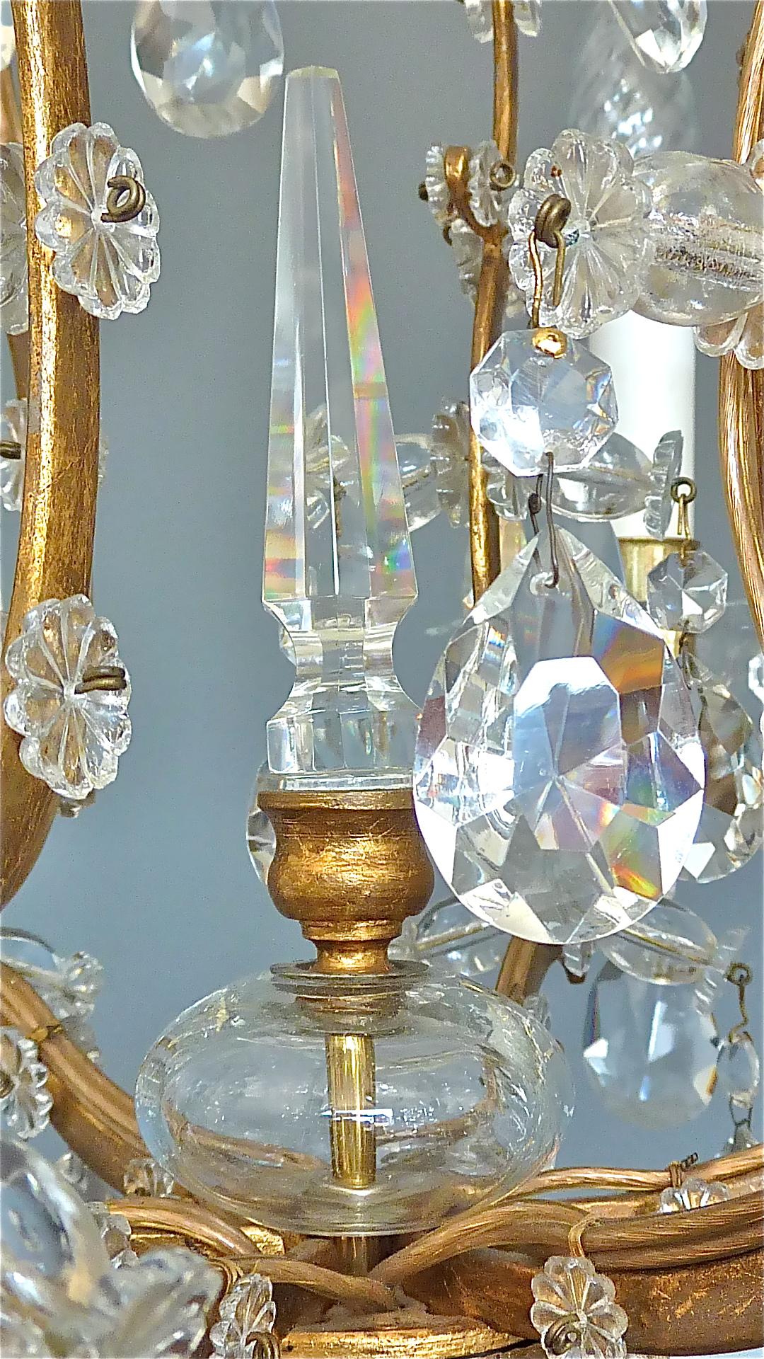 Mid-20th Century Lobmeyr Maria Theresia Style Chandelier 1950s Gilt Brass Faceted Crystal Glass For Sale