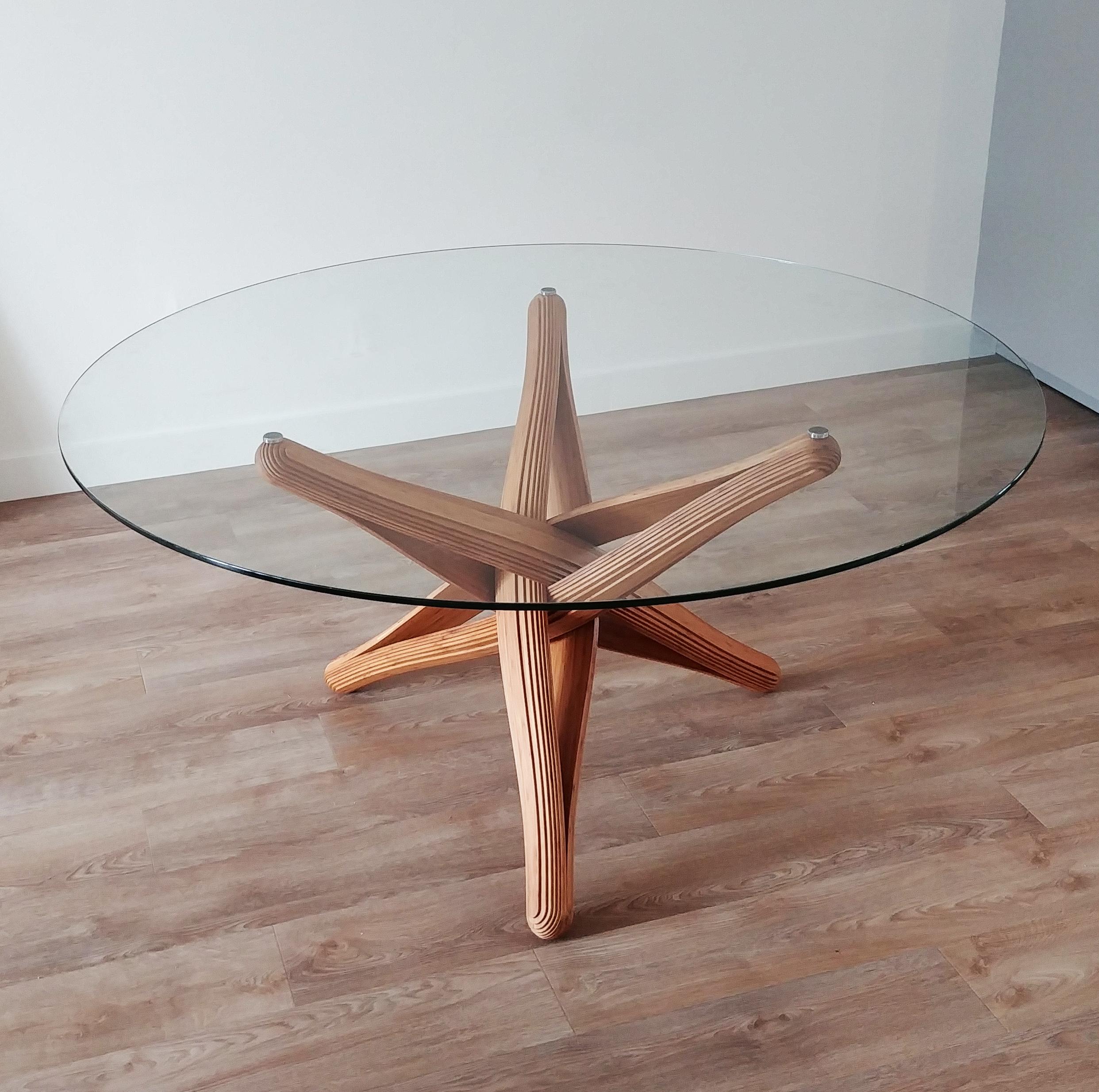 Base de table à manger sculpturale en bambou et caramel en forme de serrure D en vente 3
