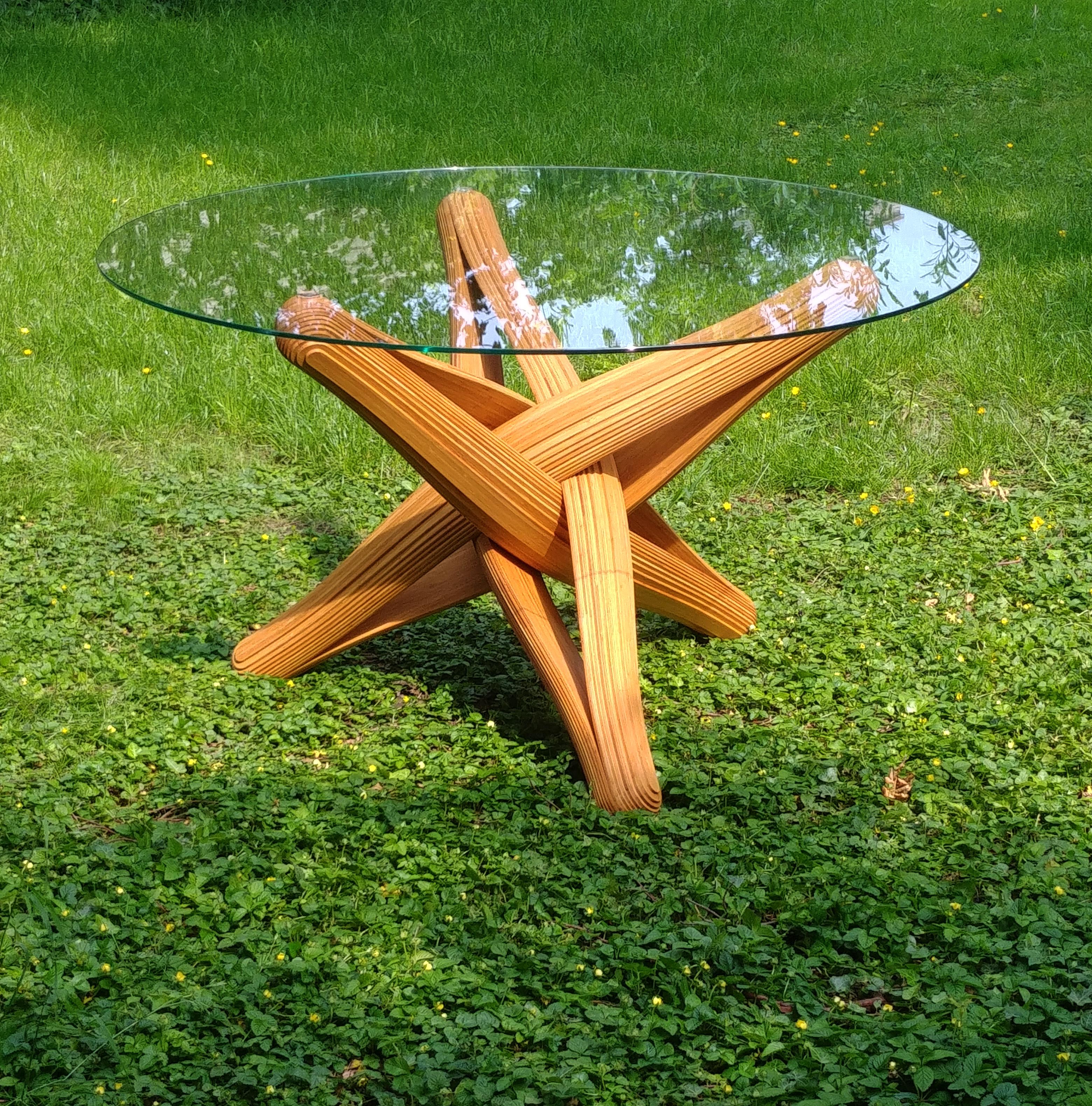 Base de table à manger sculpturale en bambou et caramel en forme de serrure D en vente 7