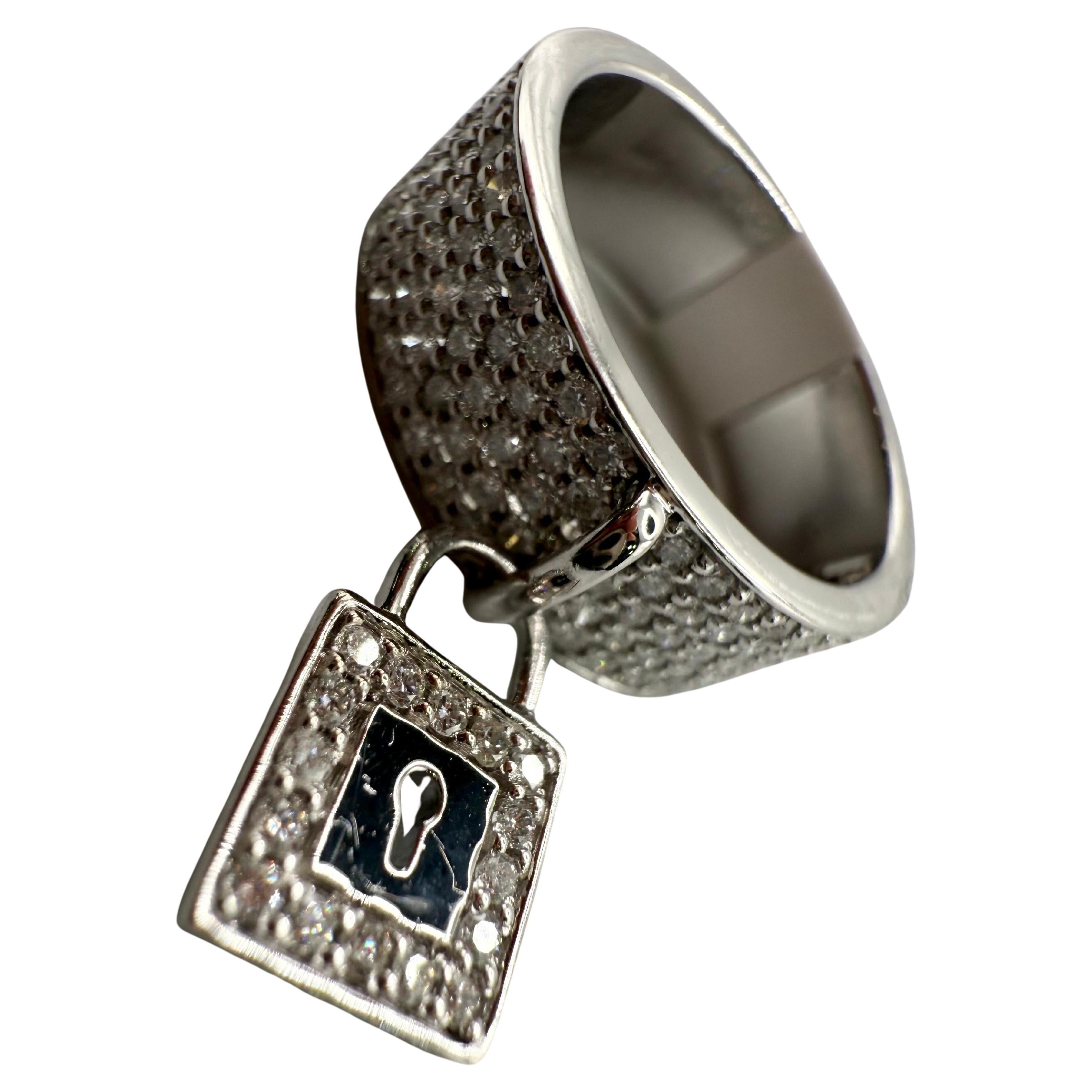 Bague à clé en diamant Or blanc 18KT Bague à clé en diamant en vente