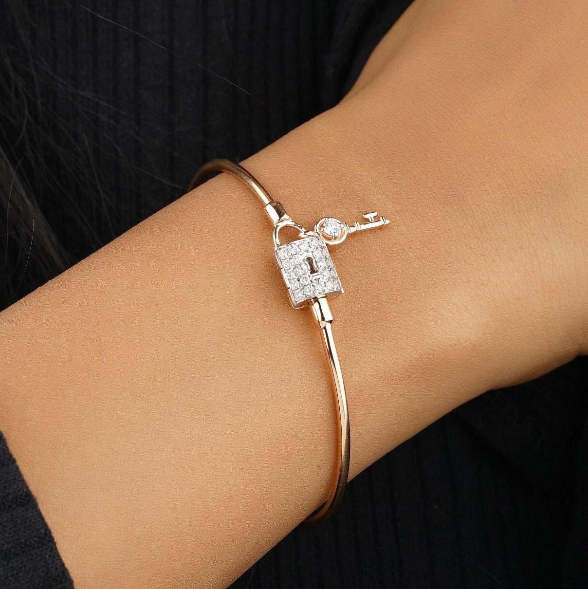 Art Deco Lock & Key Diamond Bracelet in 14k Solid Gold (Certified) For Sale