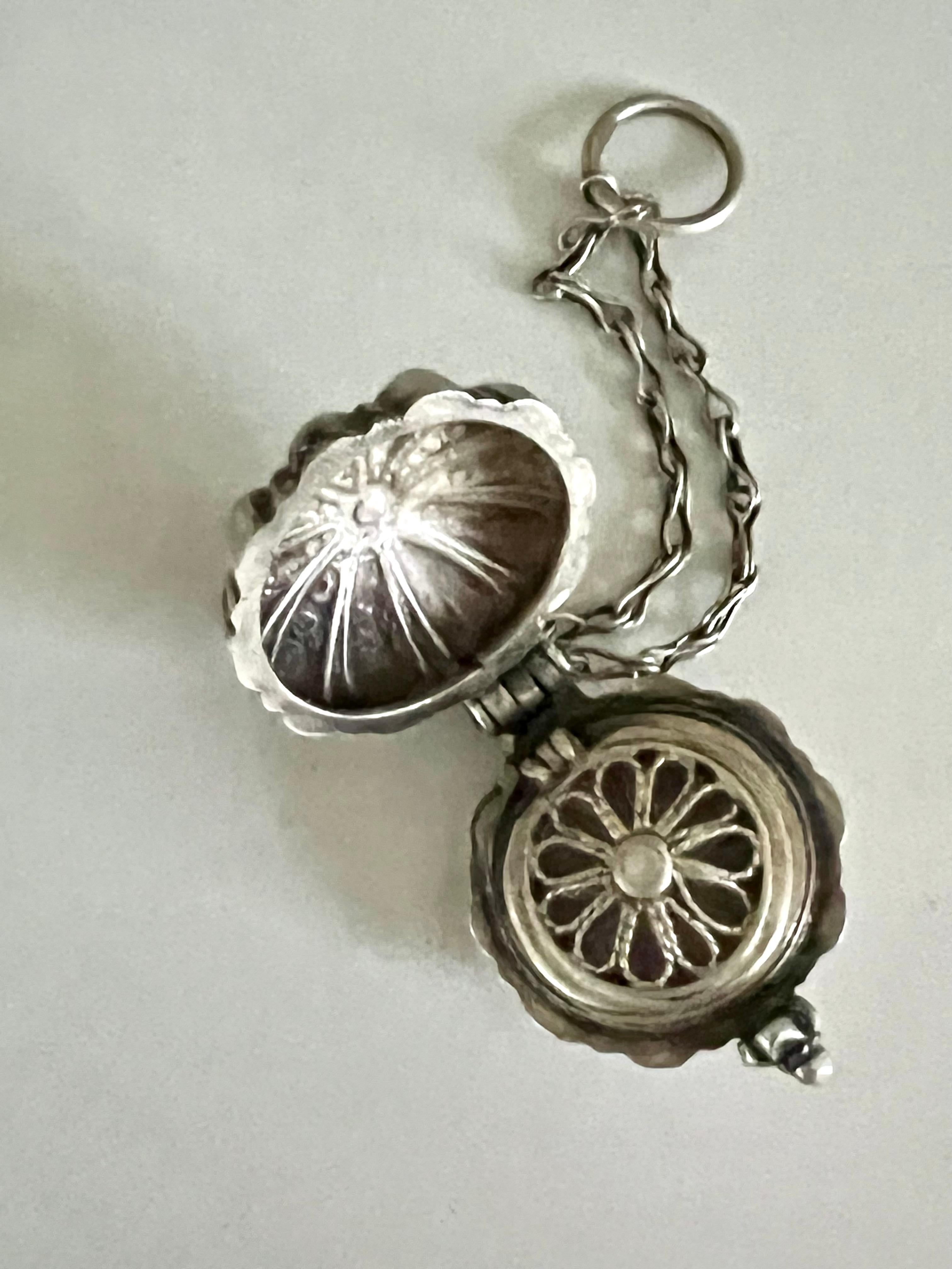 20th Century Sterling Silver Vinaigrette on Chain With Floral Grille For Sale