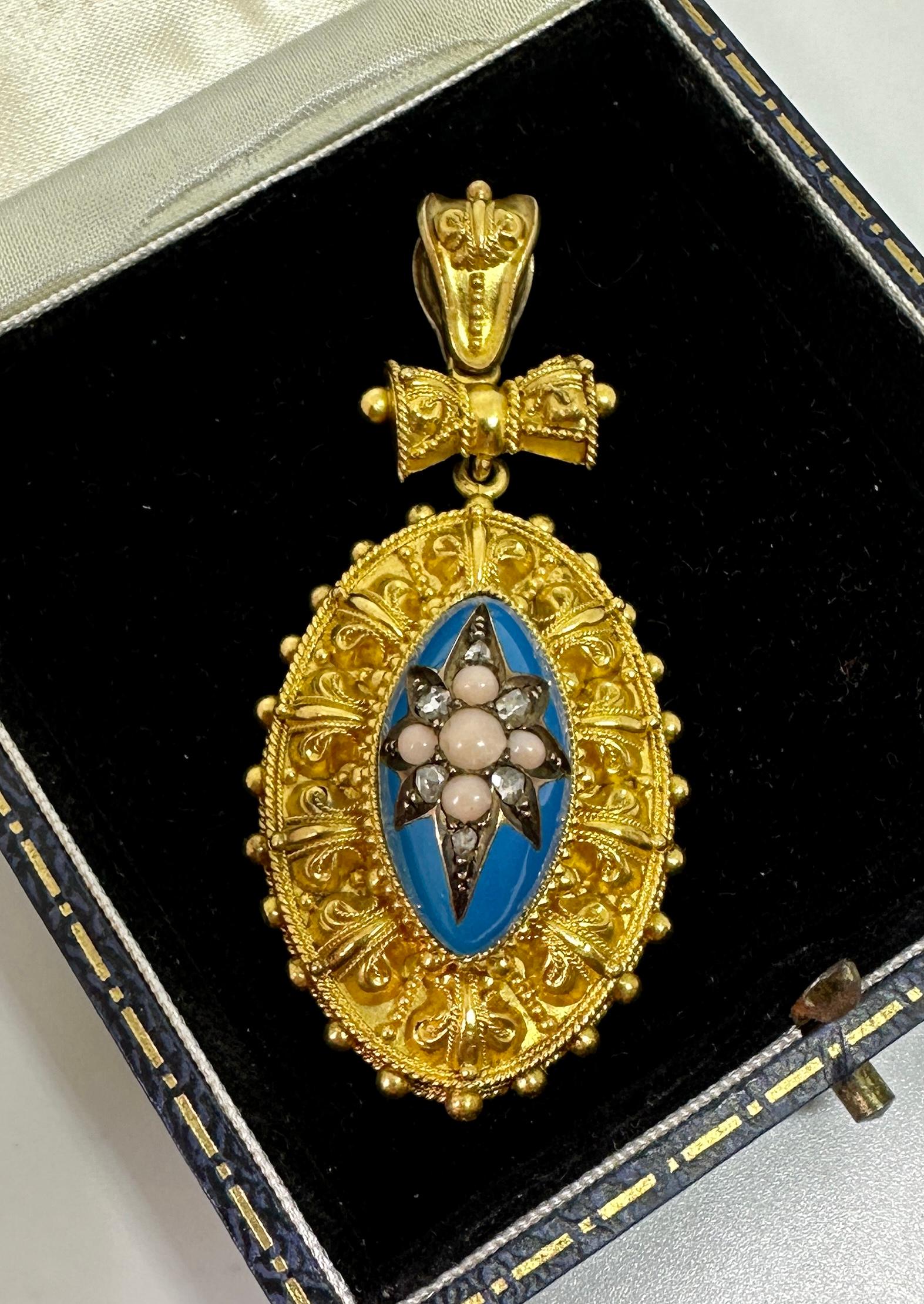 Belle Époque Locket Pendant Antique Angel Skin Coral Rose Cut Diamond Enamel 18 Karat Gold For Sale