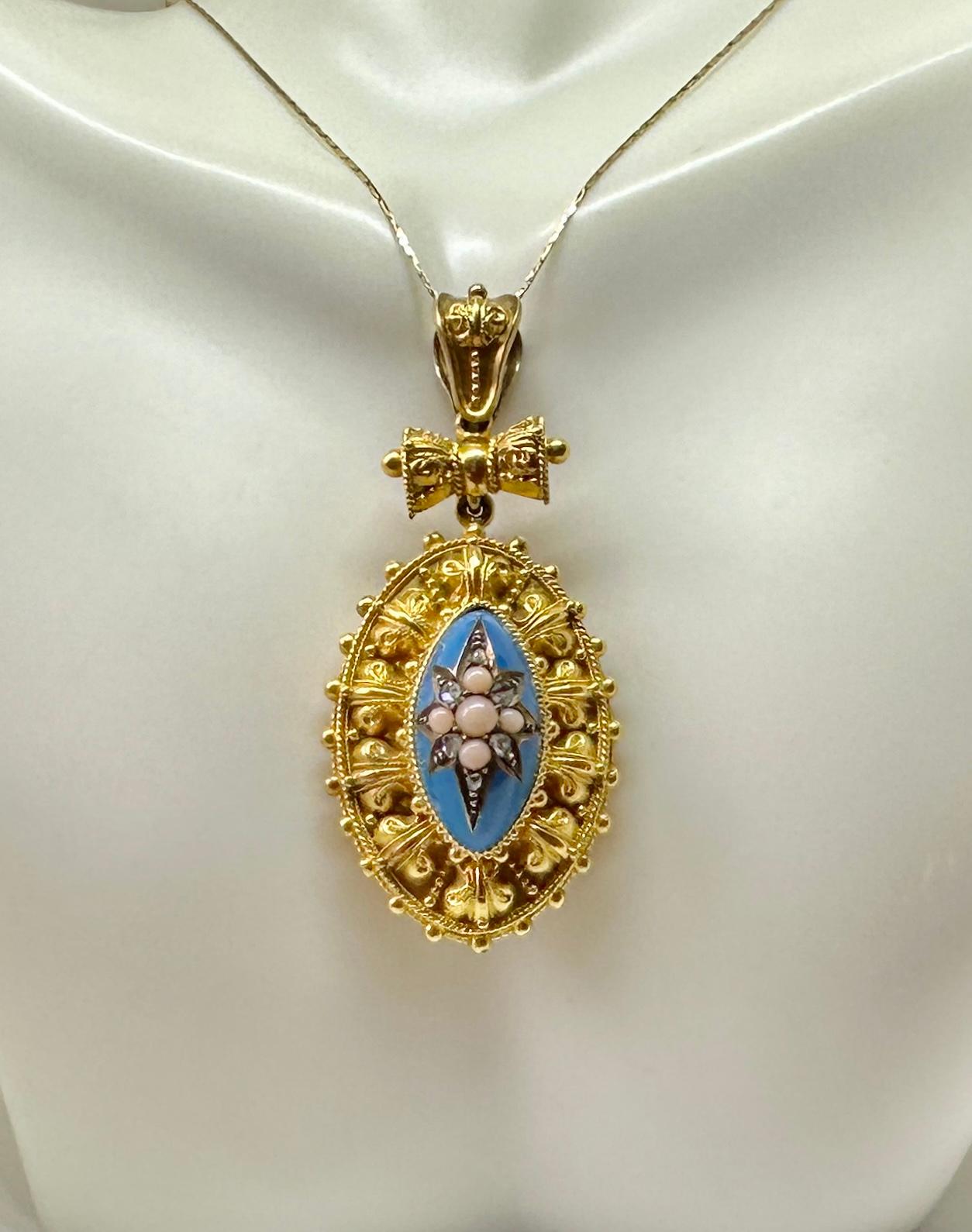 Locket Pendant Antique Angel Skin Coral Rose Cut Diamond Enamel 18 Karat Gold In Excellent Condition For Sale In New York, NY