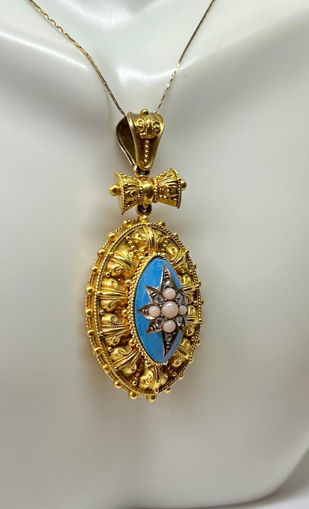 Locket Pendant Antique Angel Skin Coral Rose Cut Diamond Enamel 18 Karat Gold For Sale 3