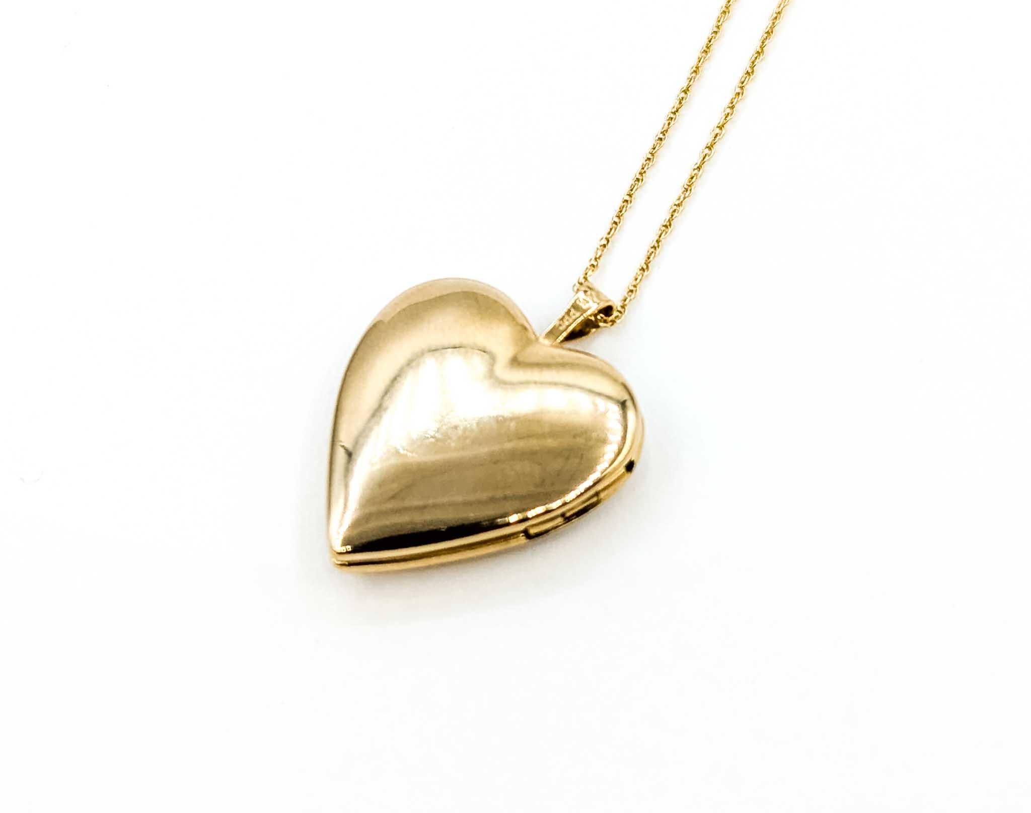 Ciondolo a forma di cuore con diamante e catena in oro giallo 14k in vendita 2
