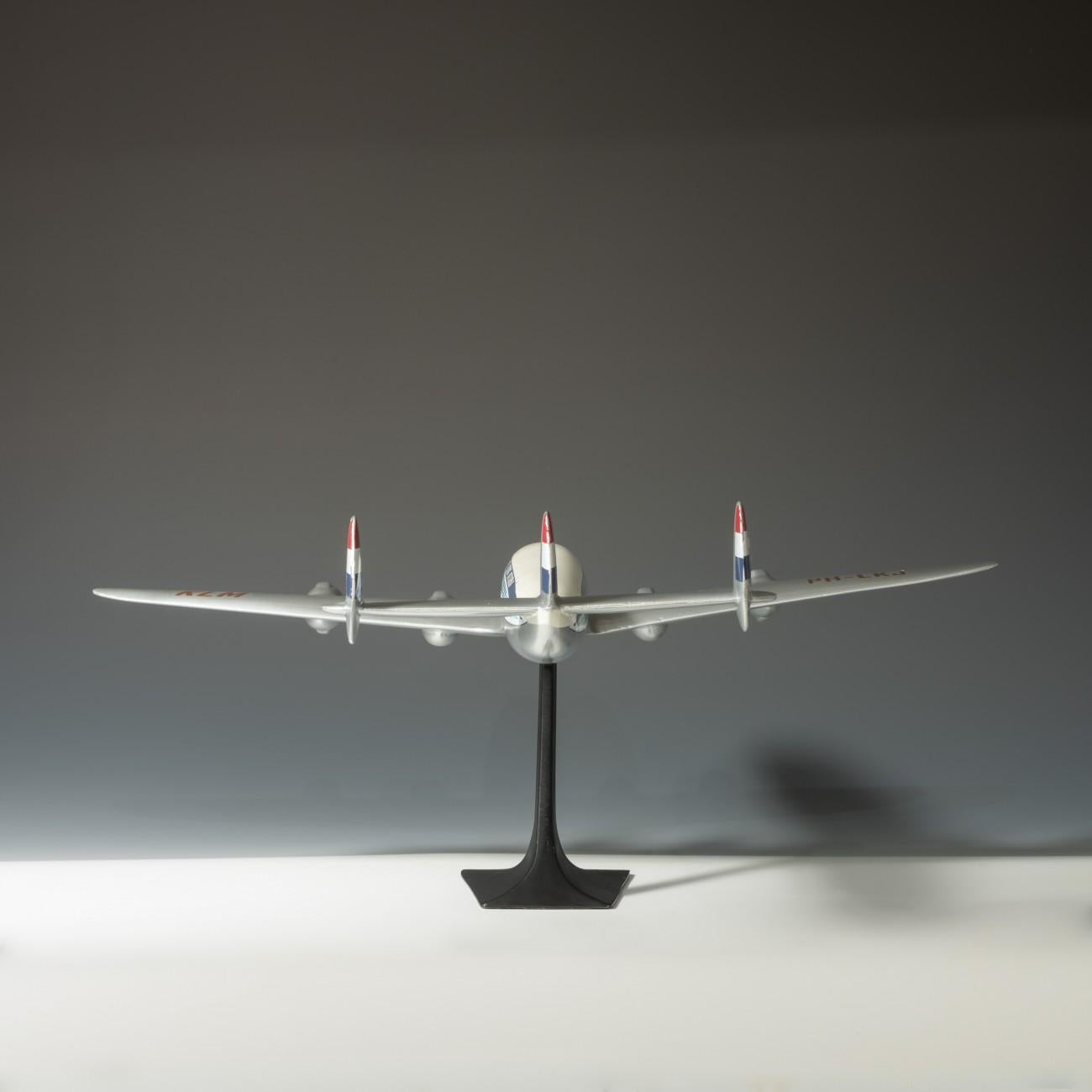 Lockheed Super Constellation Scale Model Airplane, circa 1955 In Good Condition In London, GB