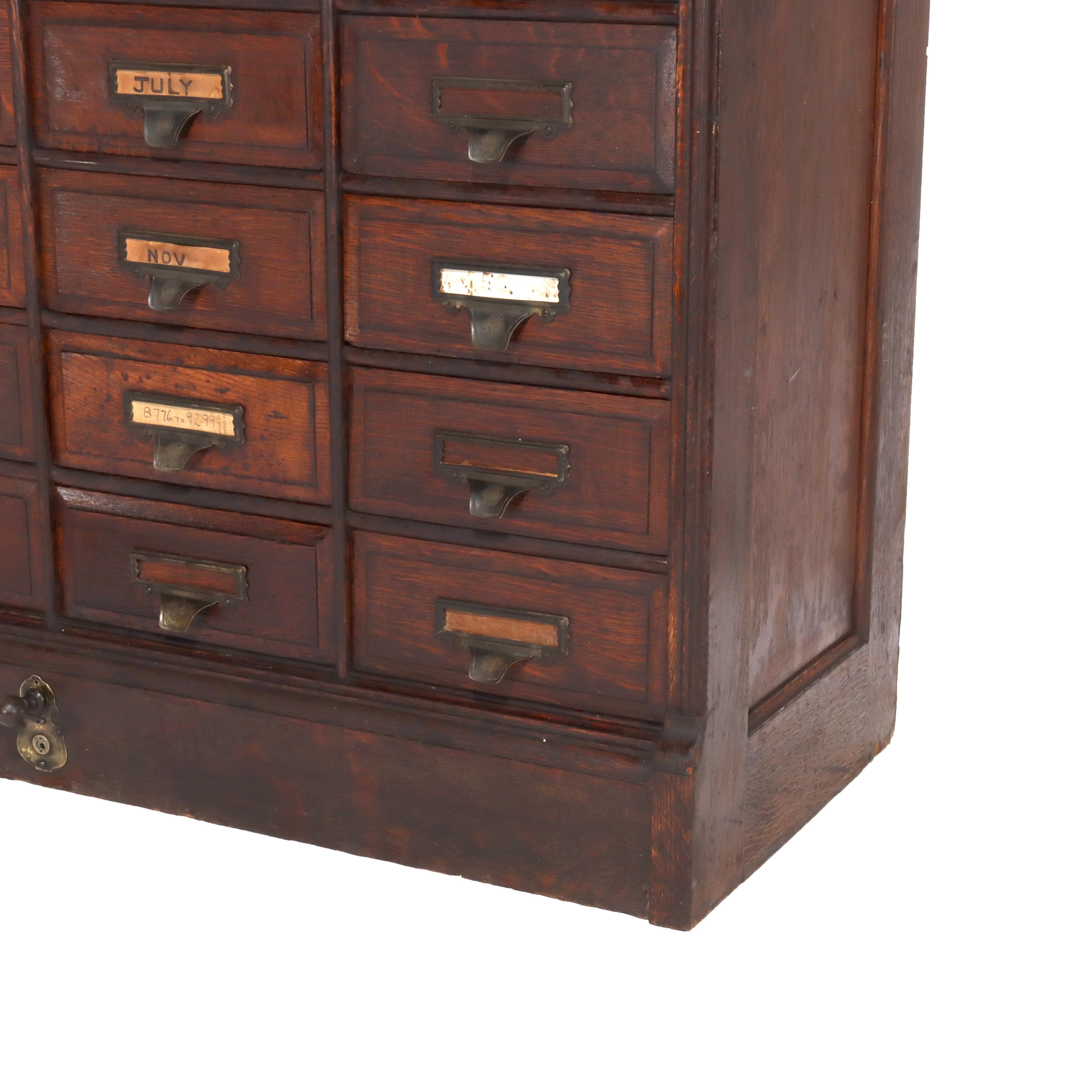 Locking Office Specialty Mfg, Rochester NY Oak 32-Schublade Country Store Cabinet (19. Jahrhundert) im Angebot