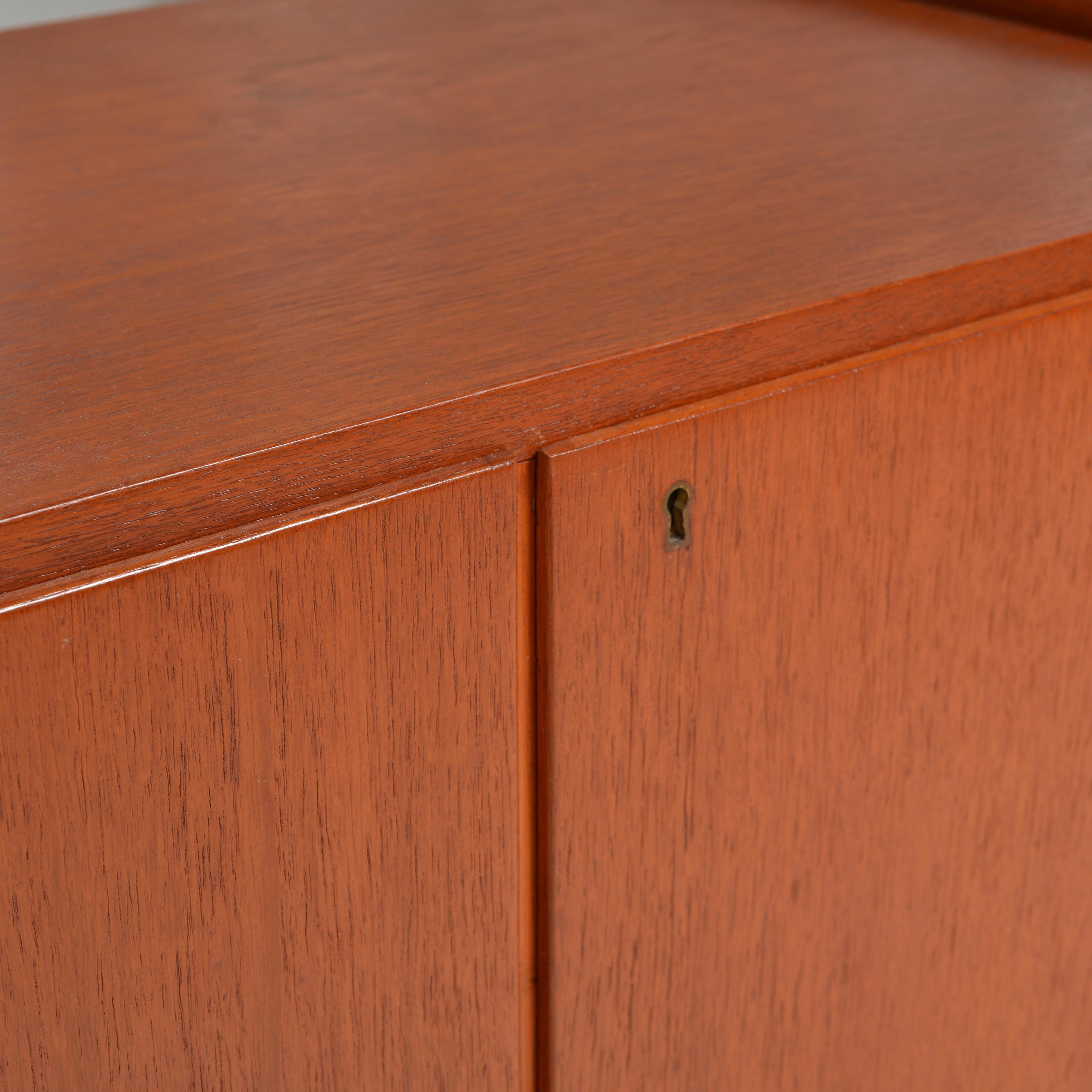 Locking Teak Cabinet Ib Juul Christensen for Arhtur Soltvedt Møbelfabrik For Sale 4